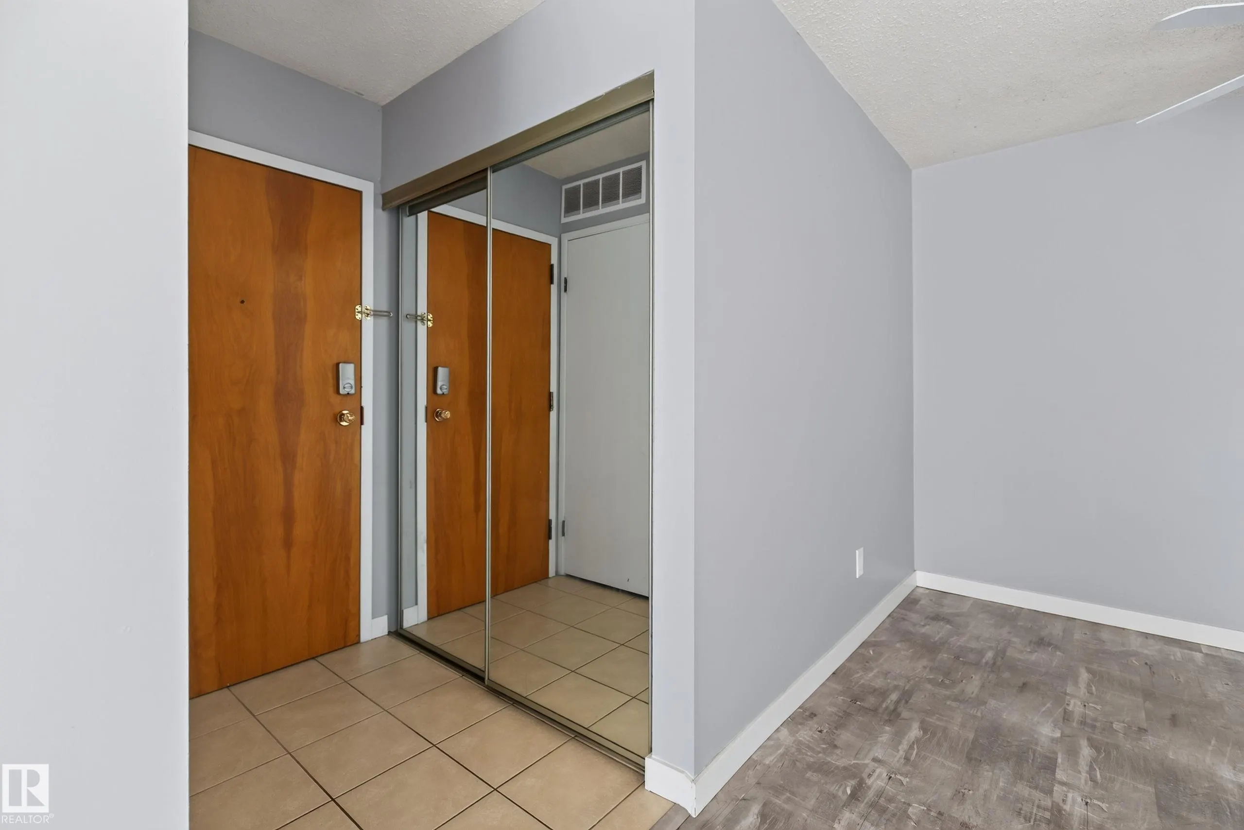 24 ALPINE Place