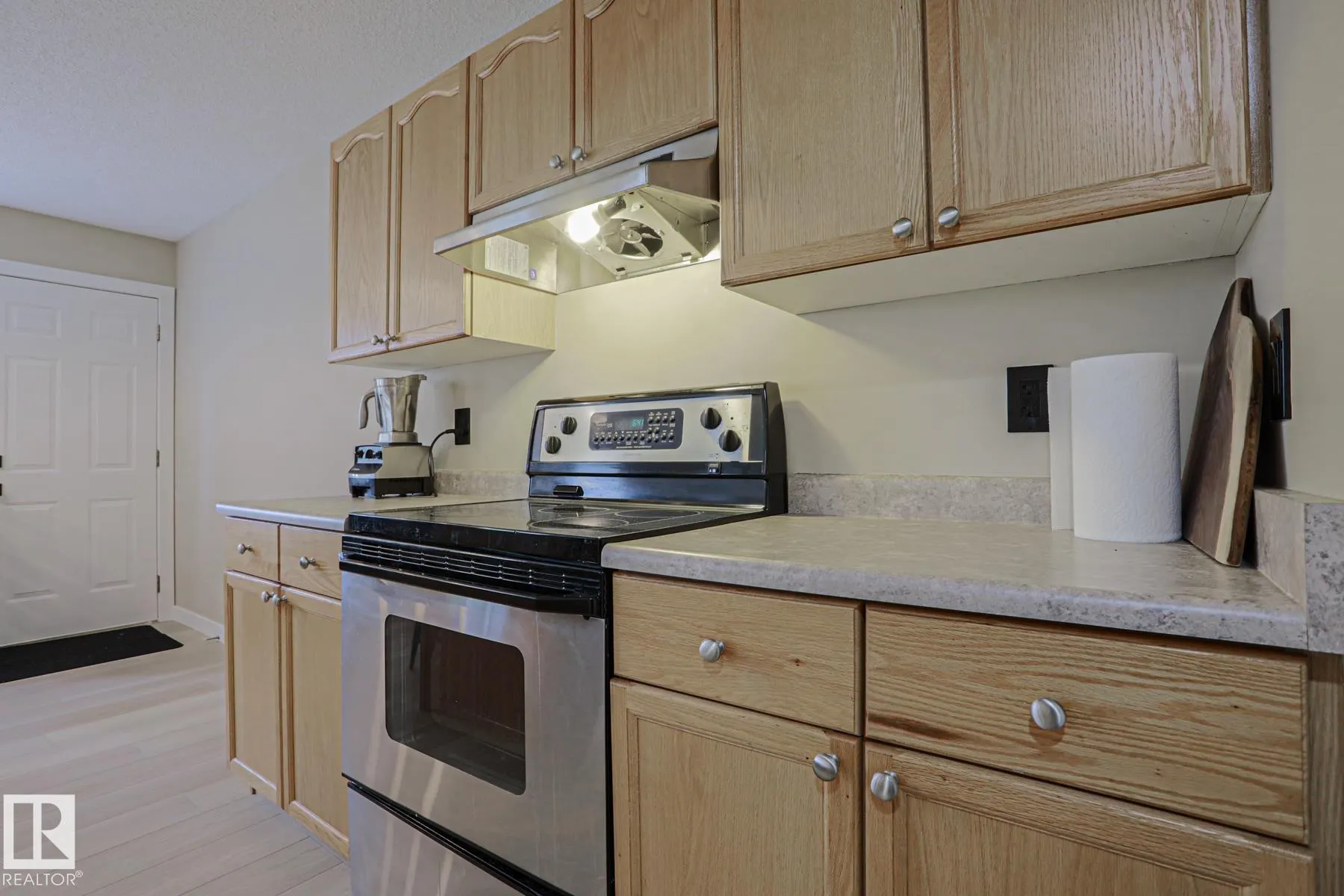 8 Erinwoods Place