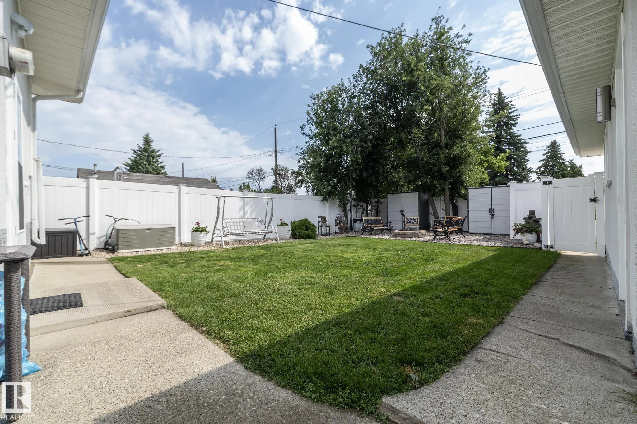 10623 75 Street