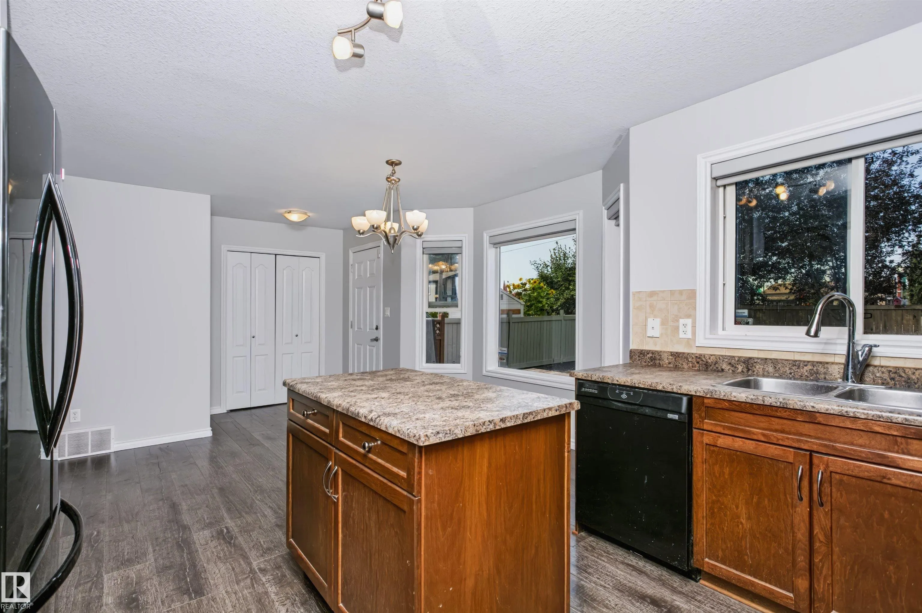 76 BONIN Crescent