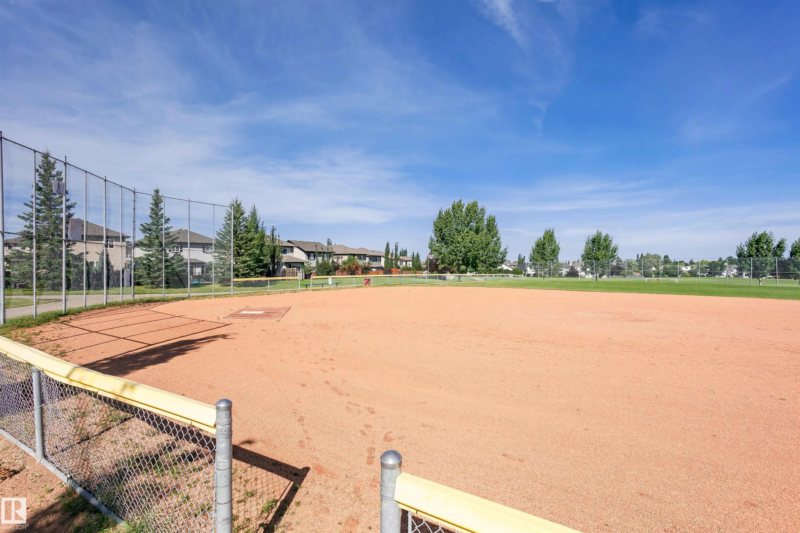 76 BONIN Crescent