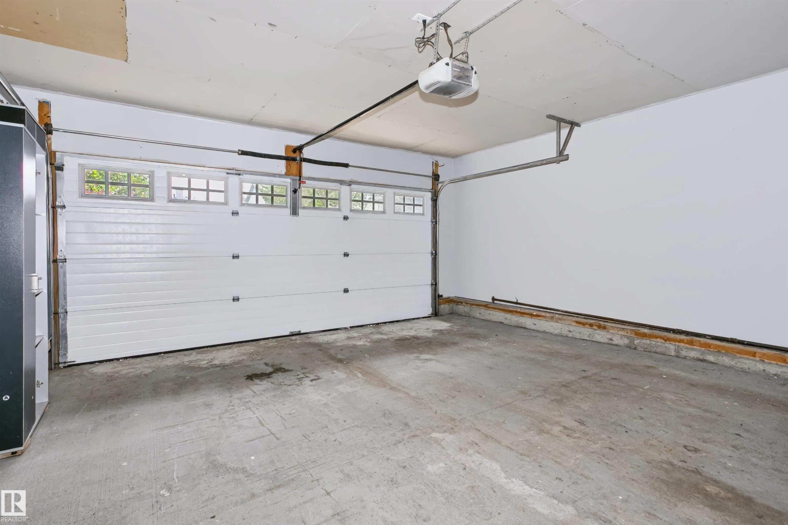 76 BONIN Crescent