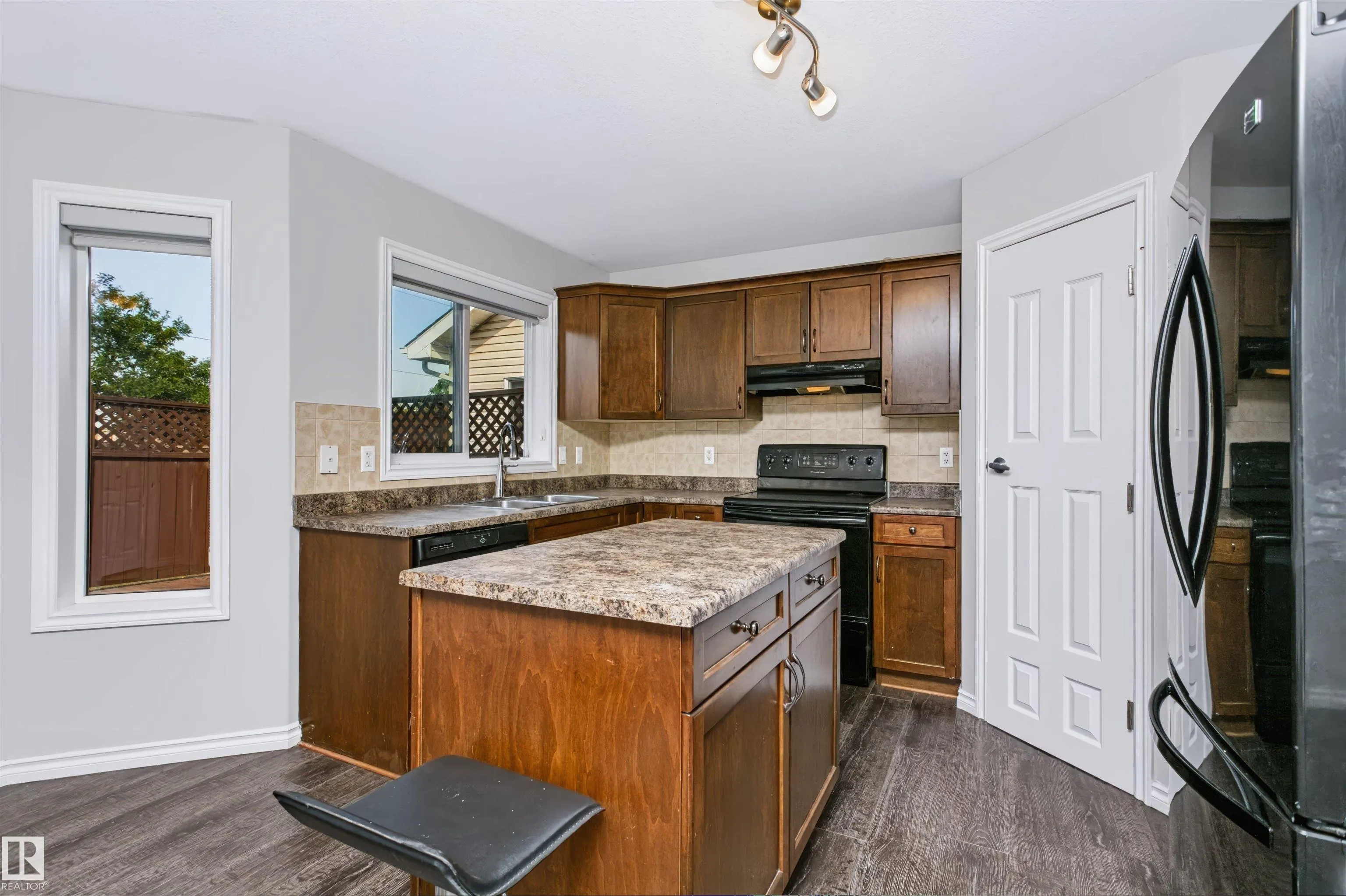 76 BONIN Crescent