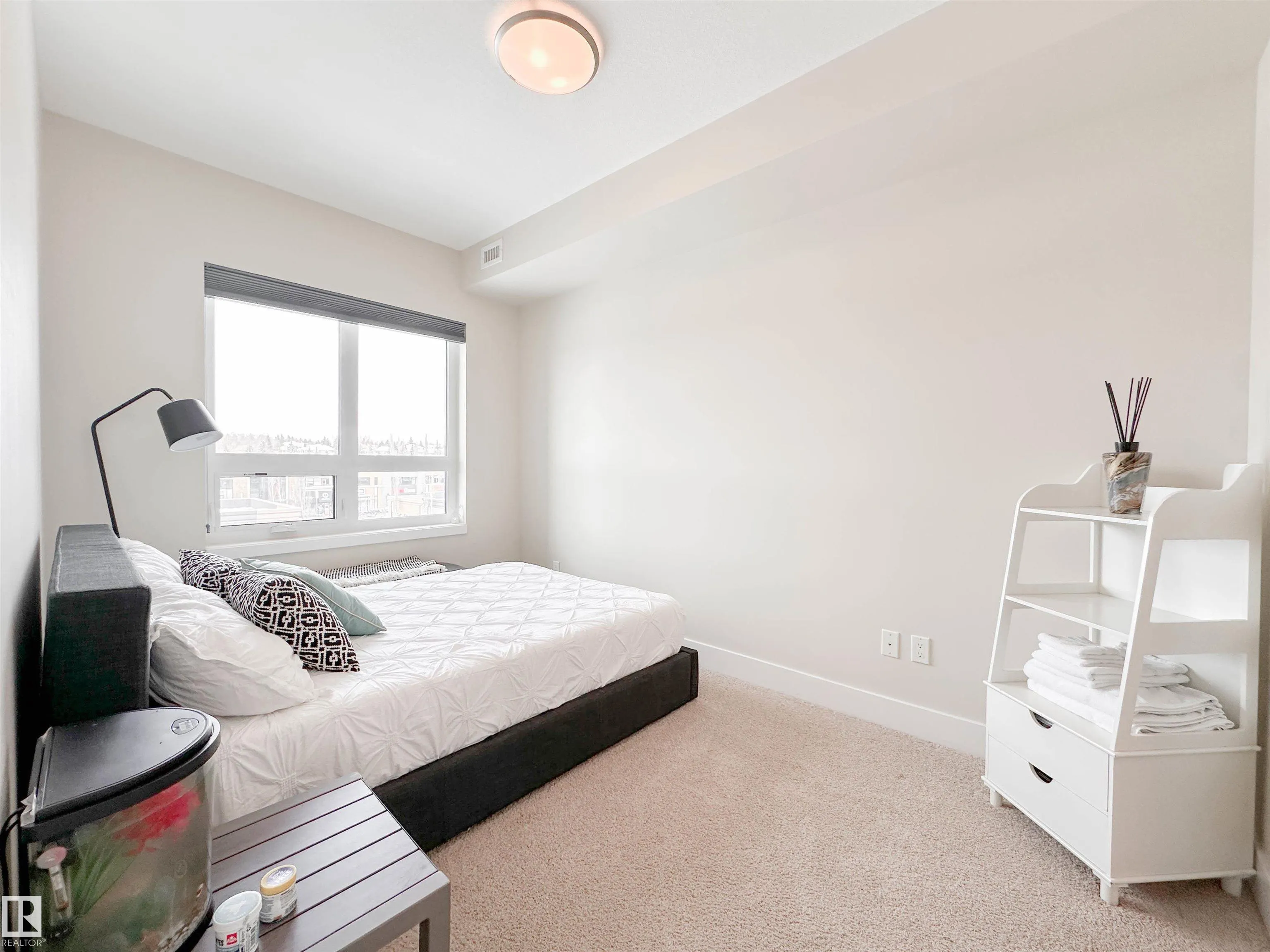 200 BELLEROSE Drive