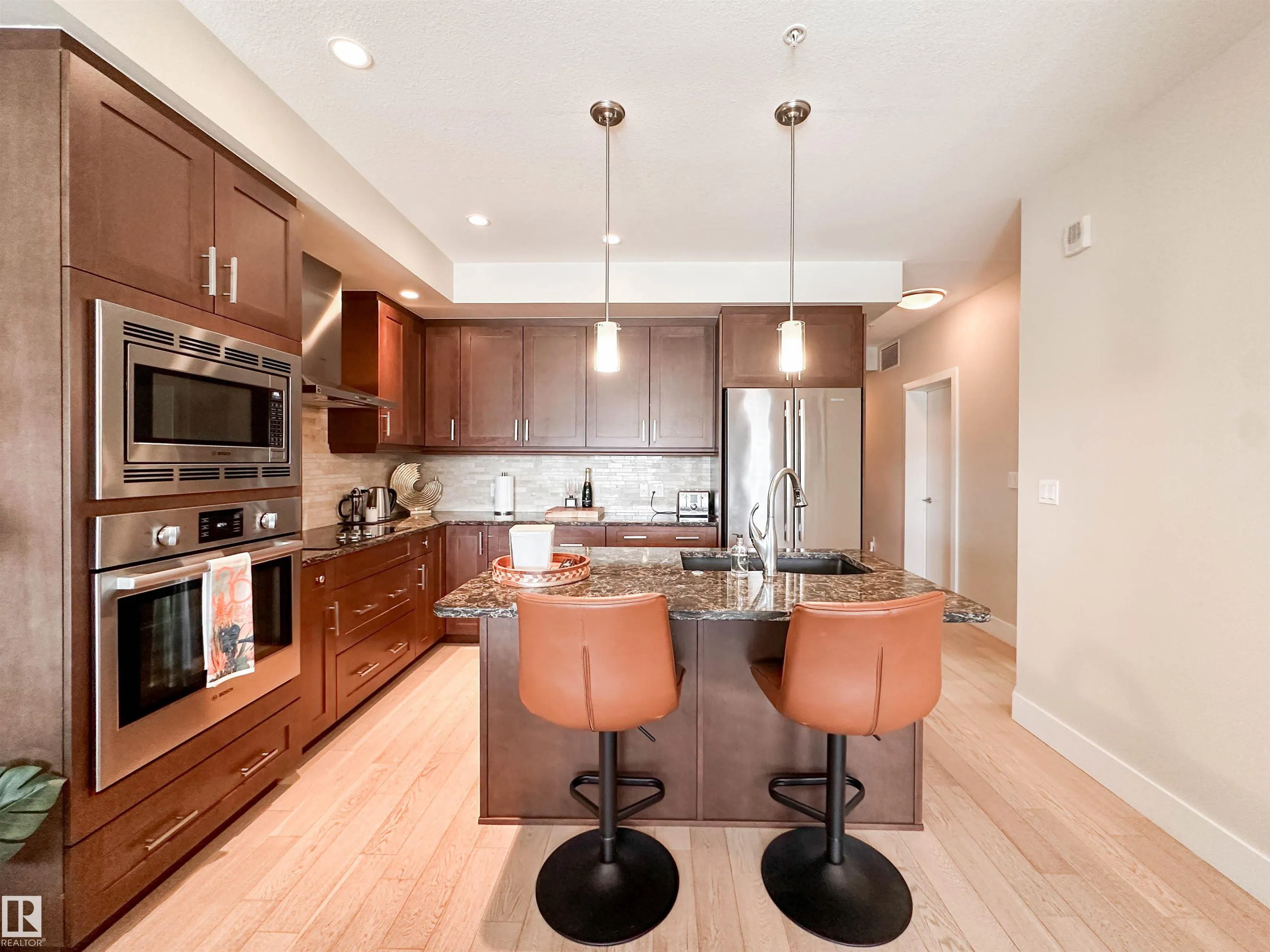 200 BELLEROSE Drive