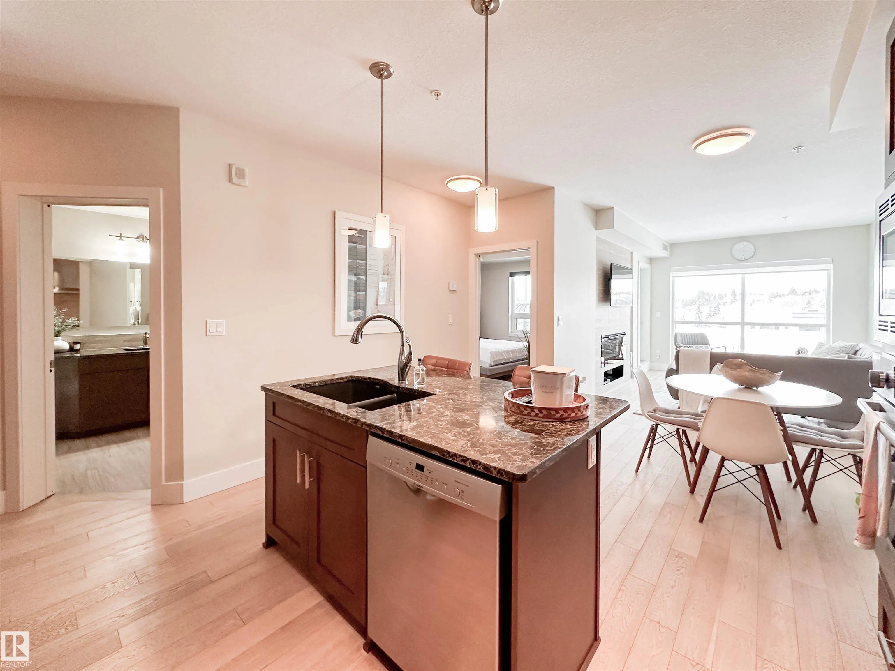 200 BELLEROSE Drive