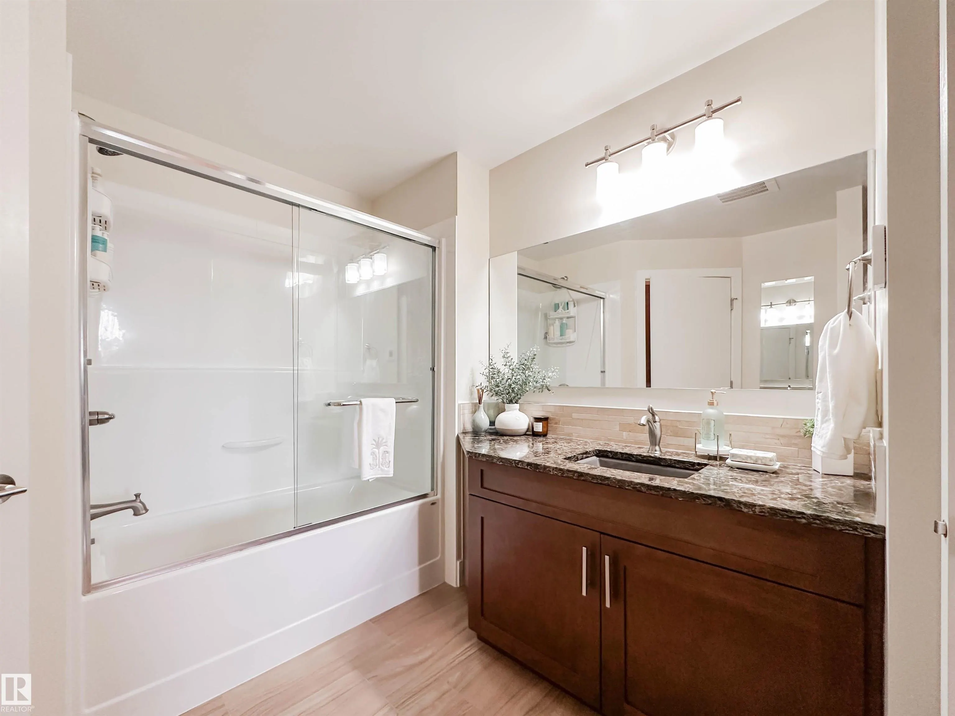 200 BELLEROSE Drive