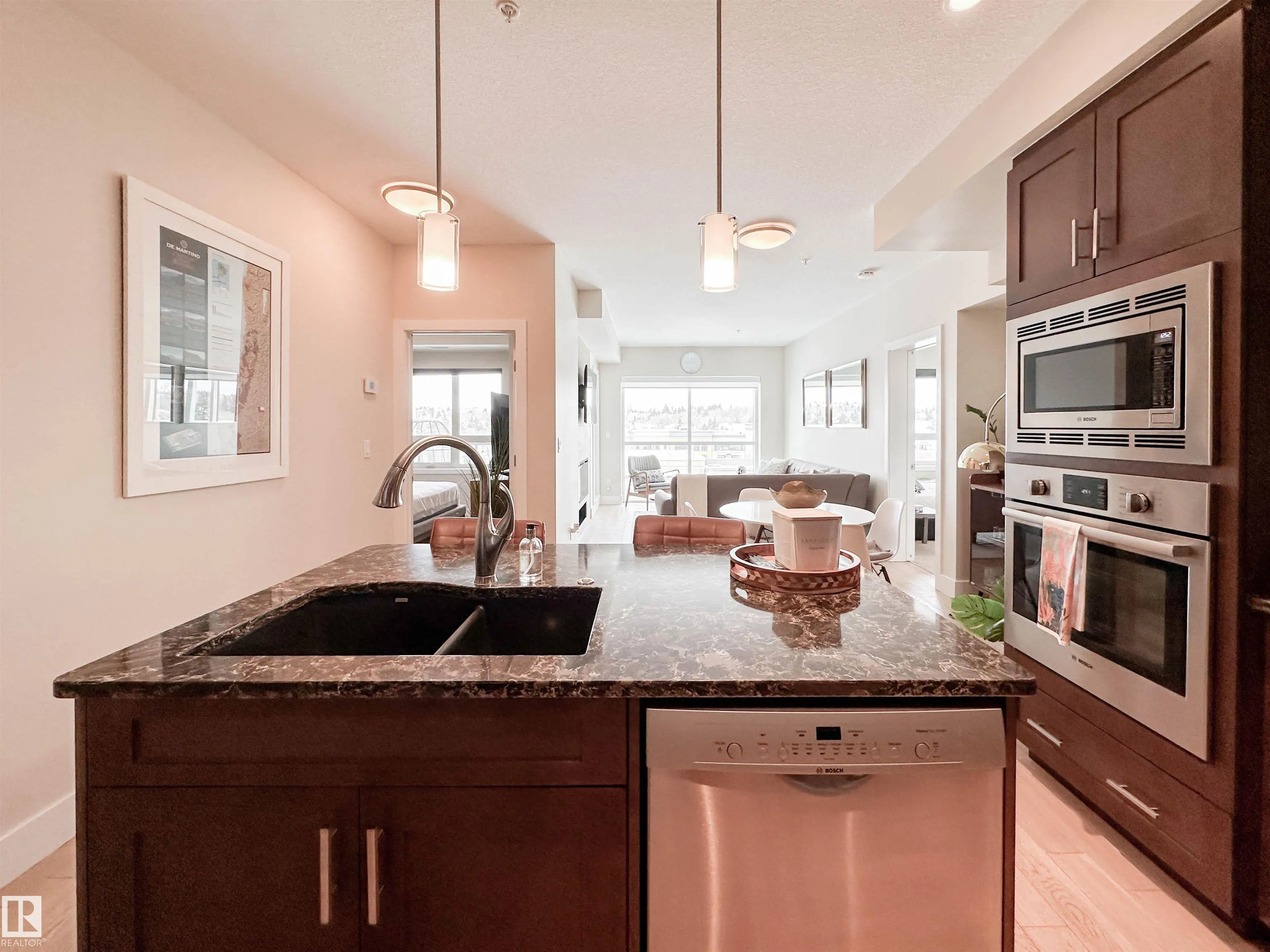 200 BELLEROSE Drive
