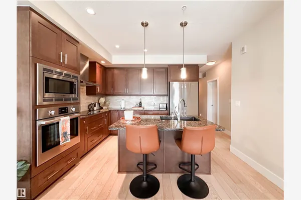 200 BELLEROSE Drive