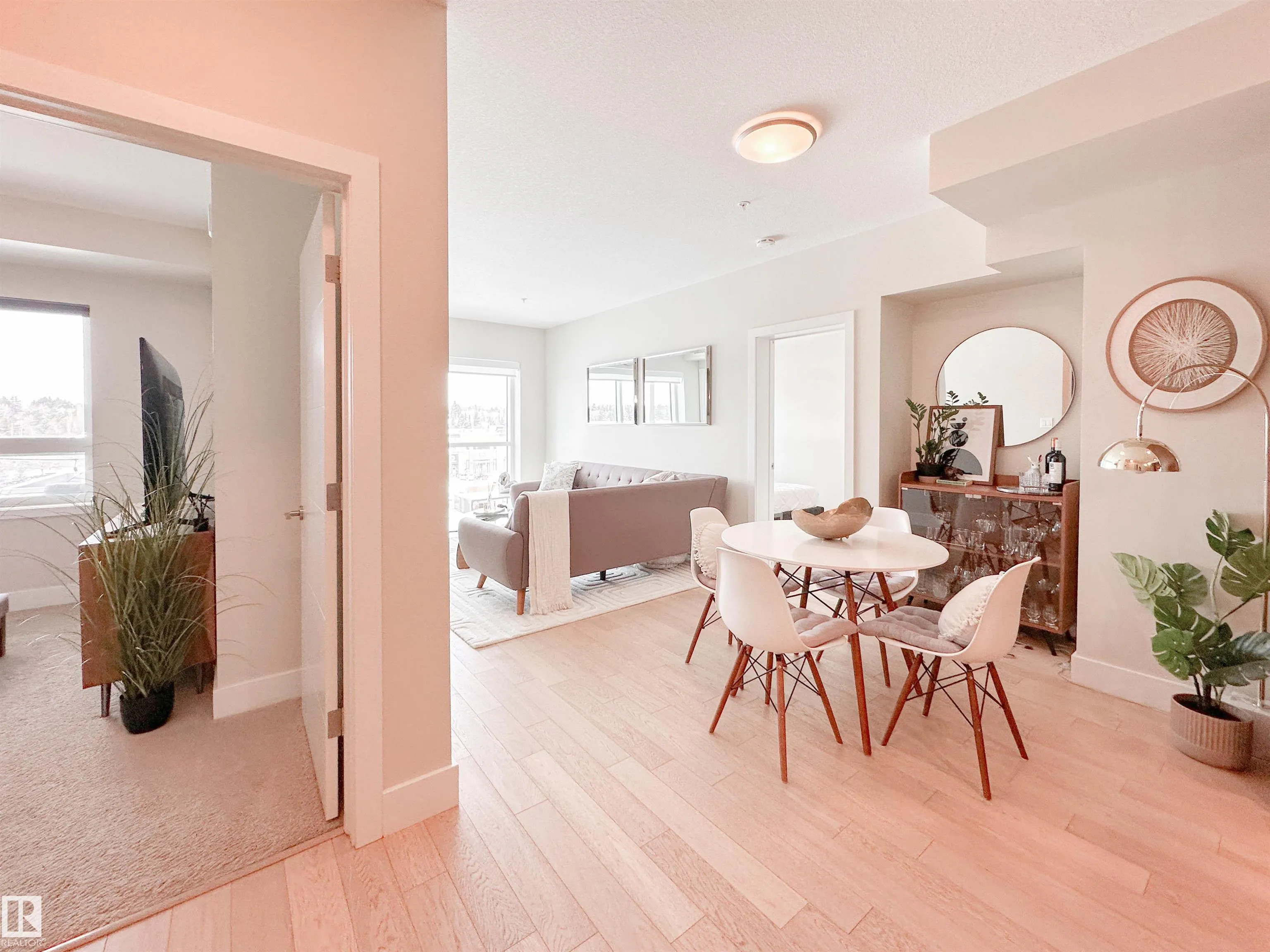 200 BELLEROSE Drive