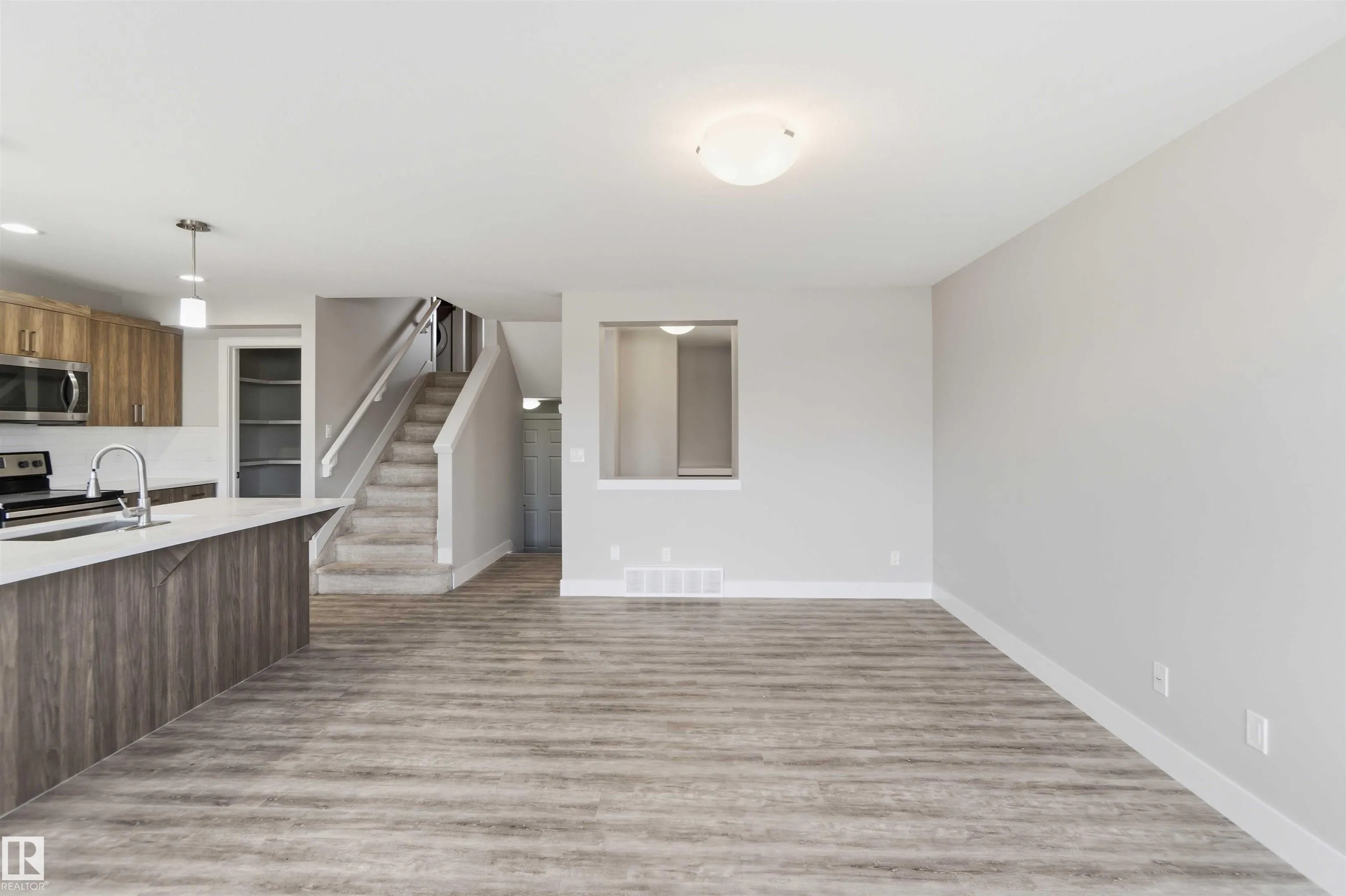 7 MCLEAN Court