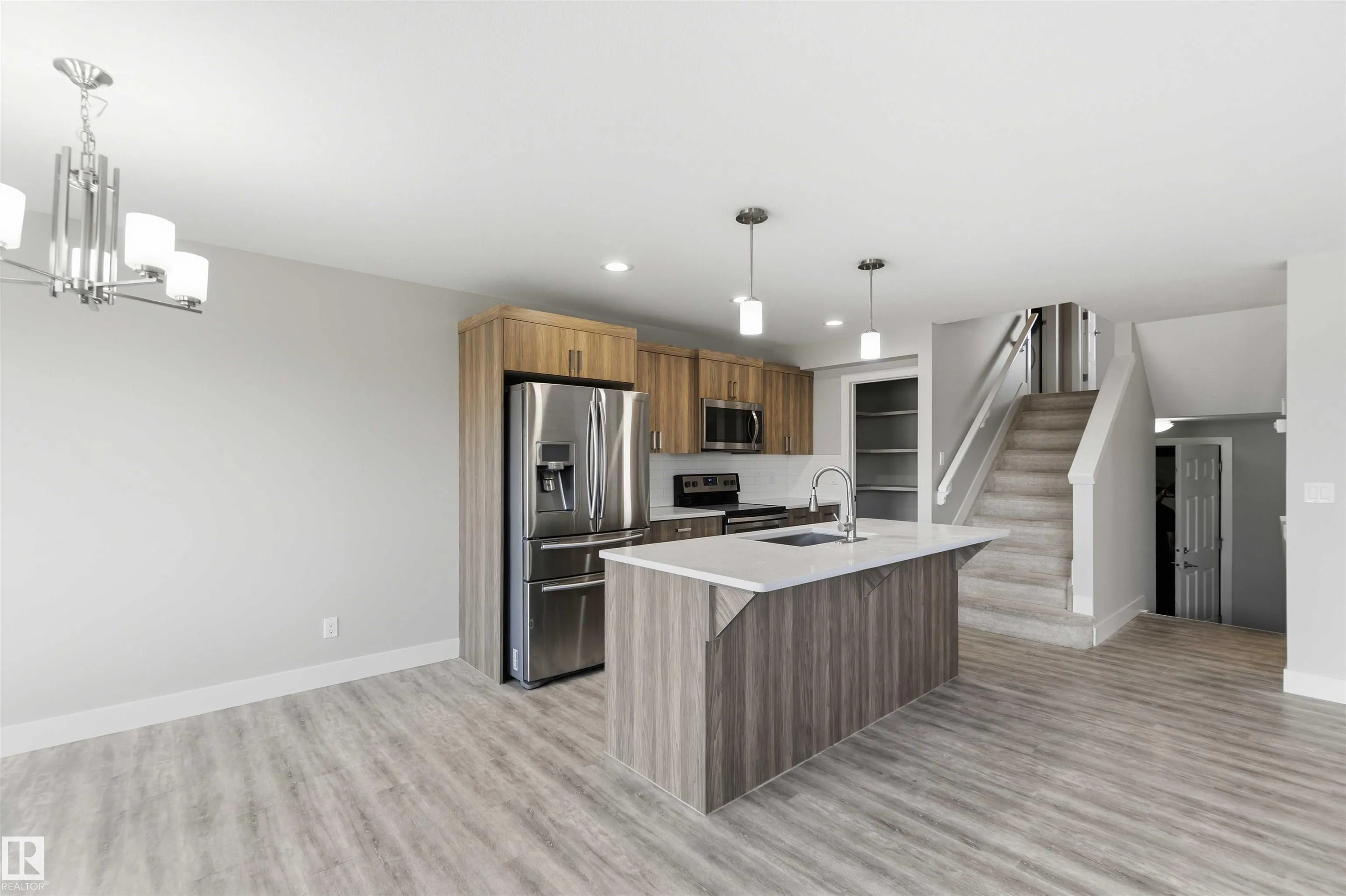 7 MCLEAN Court
