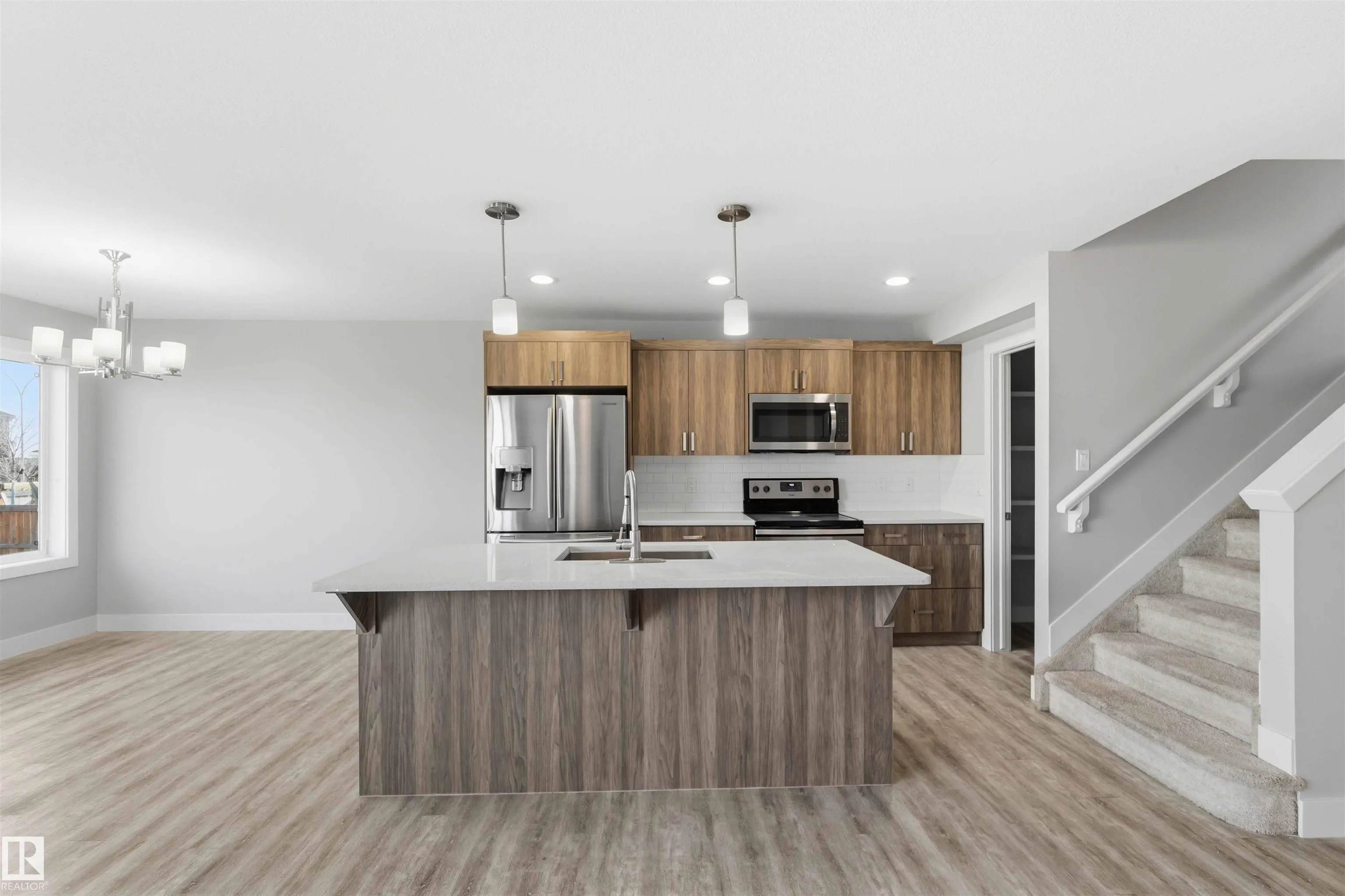 7 MCLEAN Court