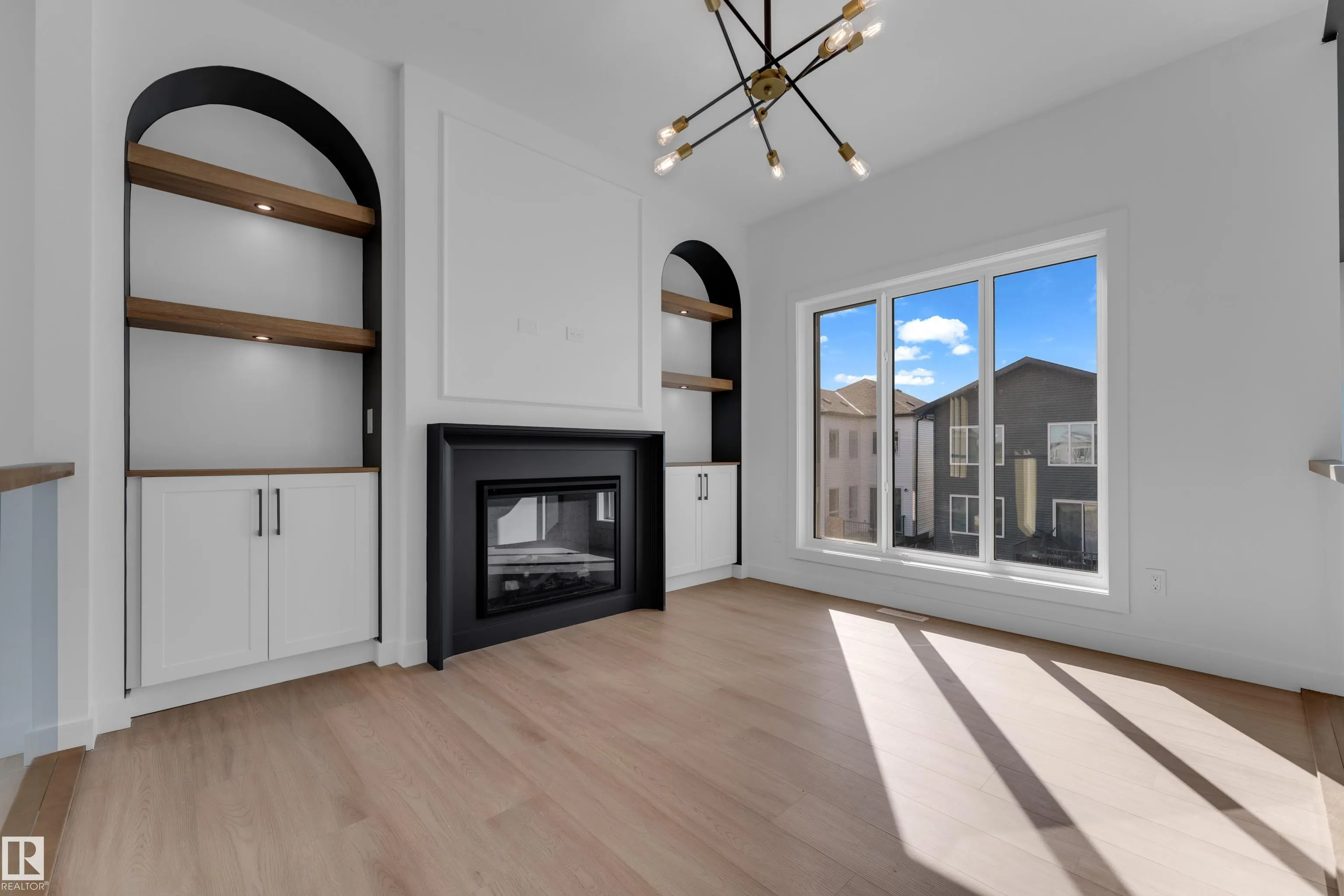 99 ELDRIDGE Point(e)