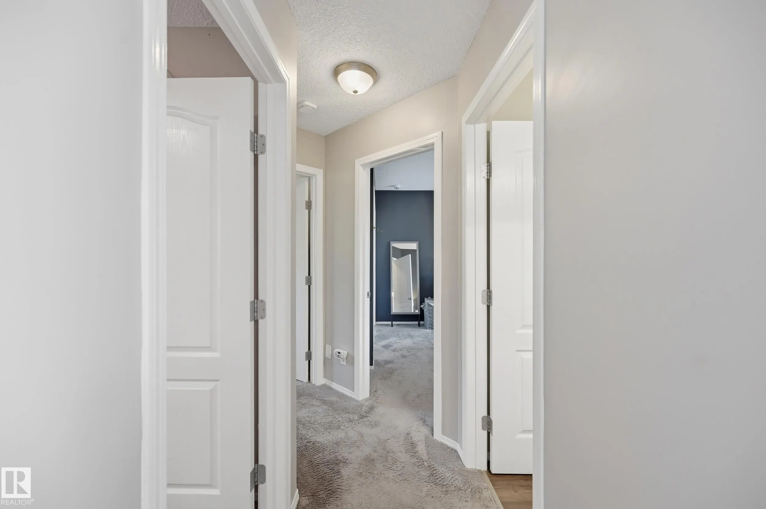 3 GROVE MEADOW Drive