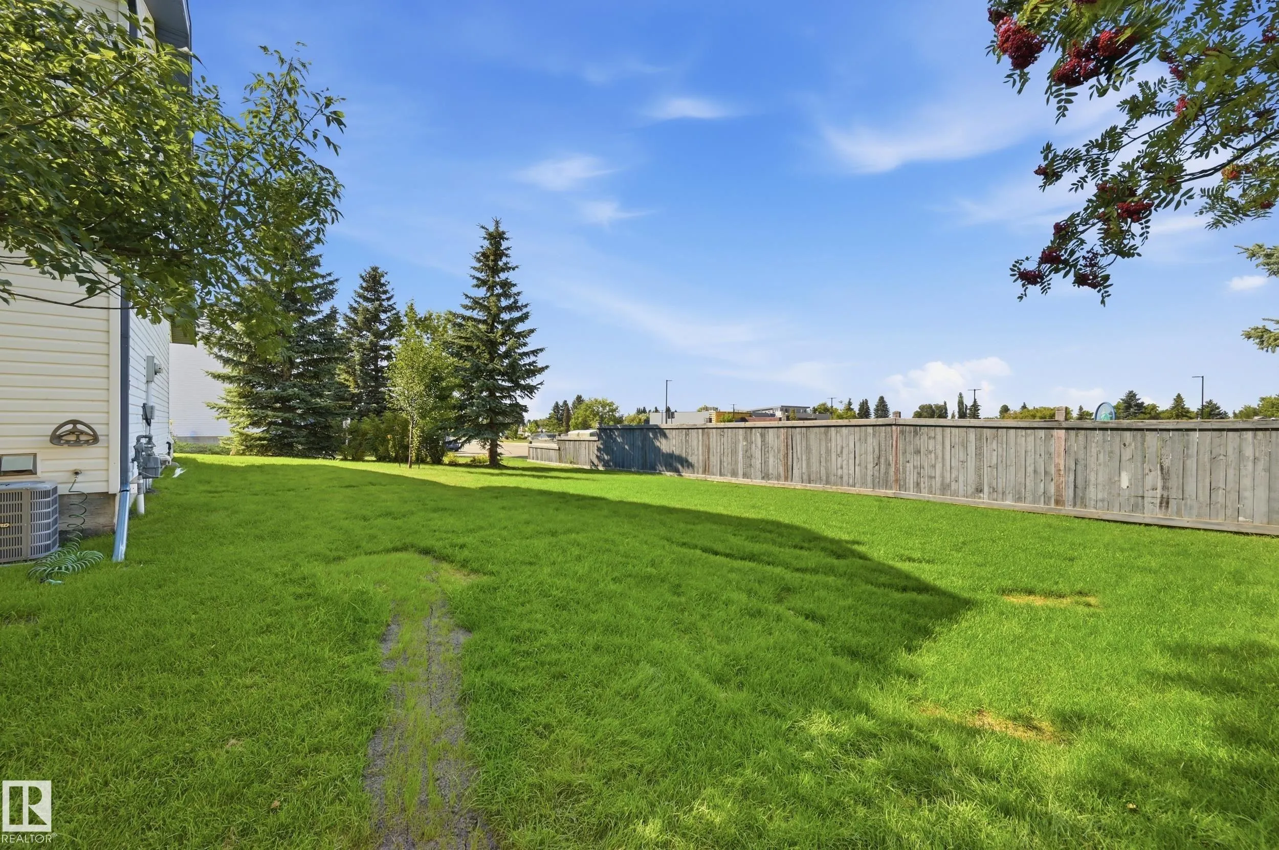 3 GROVE MEADOW Drive