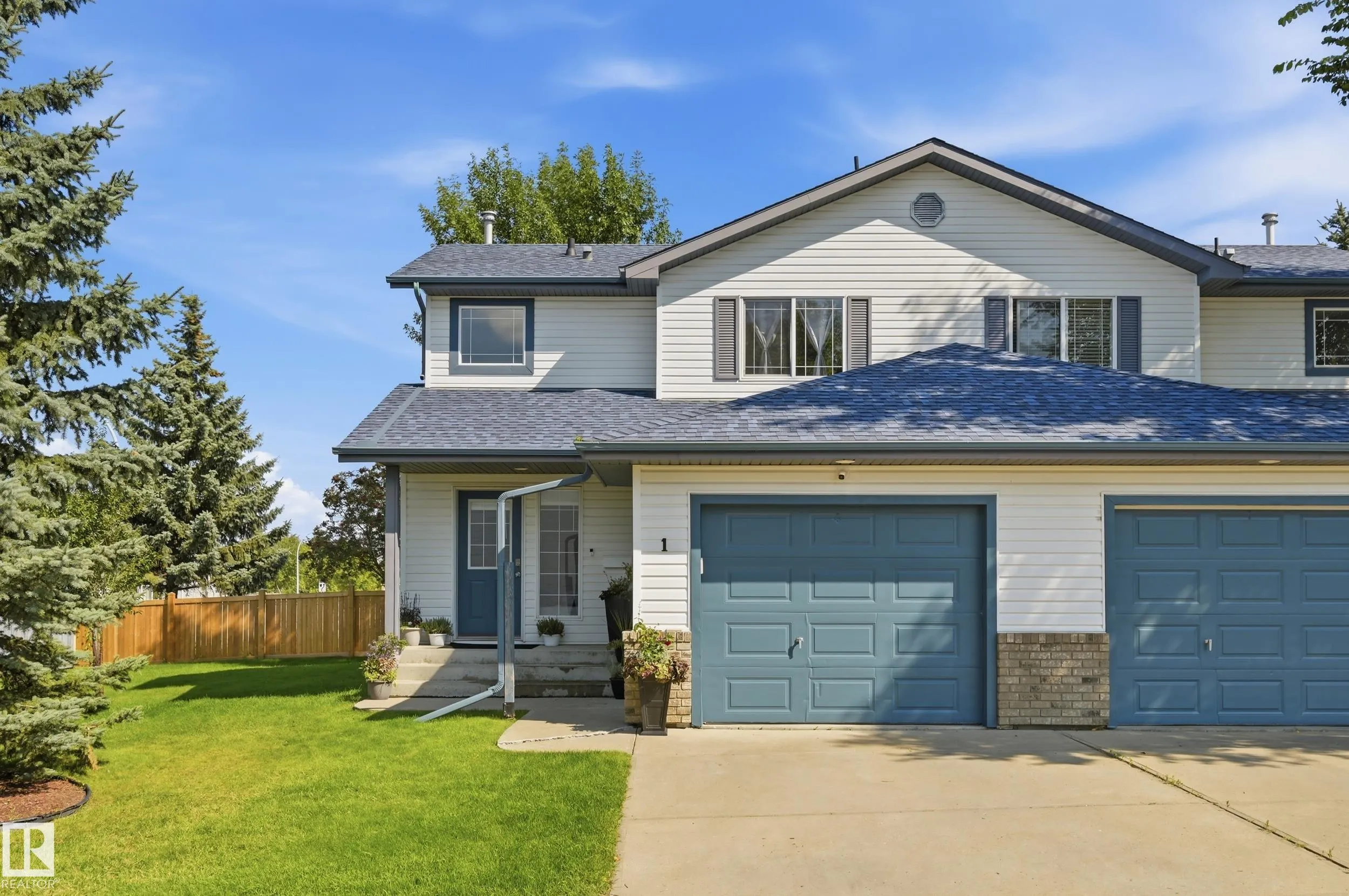 3 GROVE MEADOW Drive