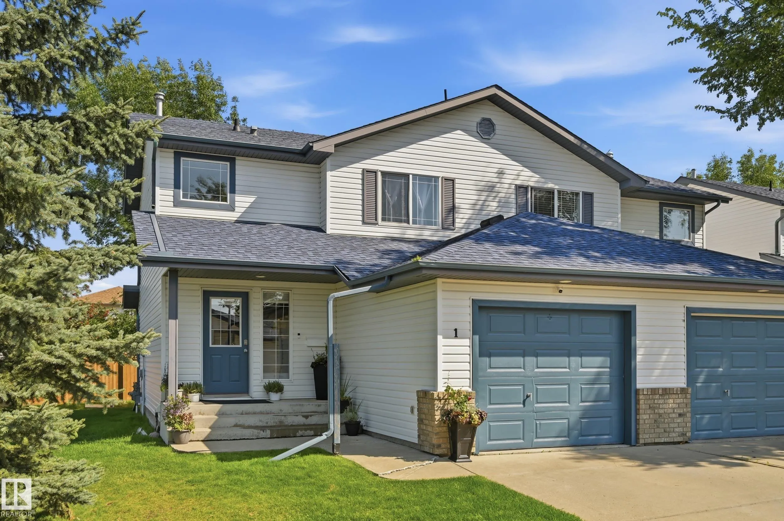 3 GROVE MEADOW Drive