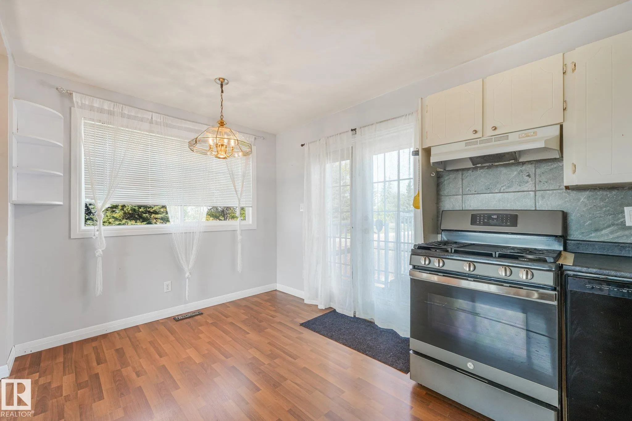 5117 52 Street