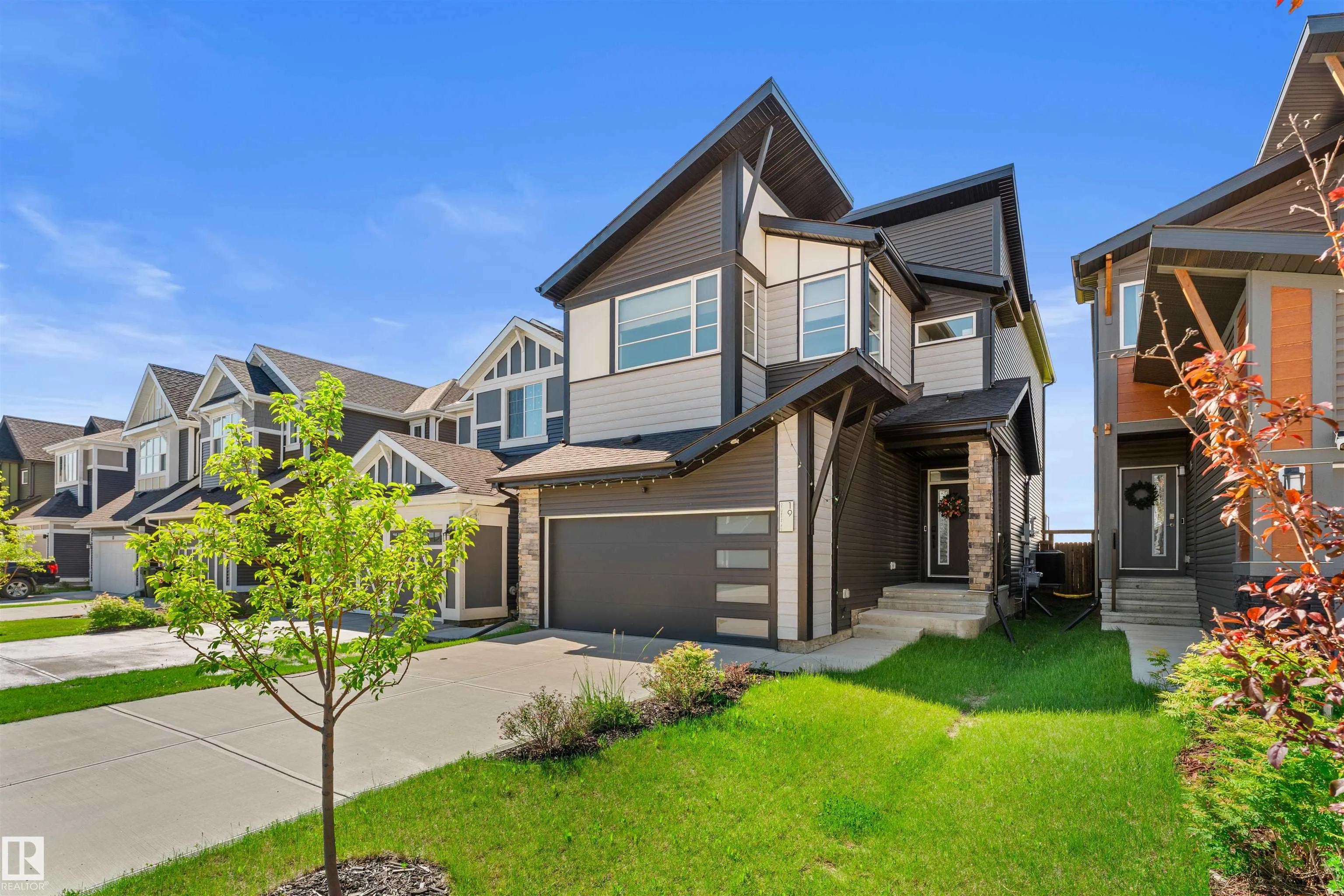 19 STURTZ Place