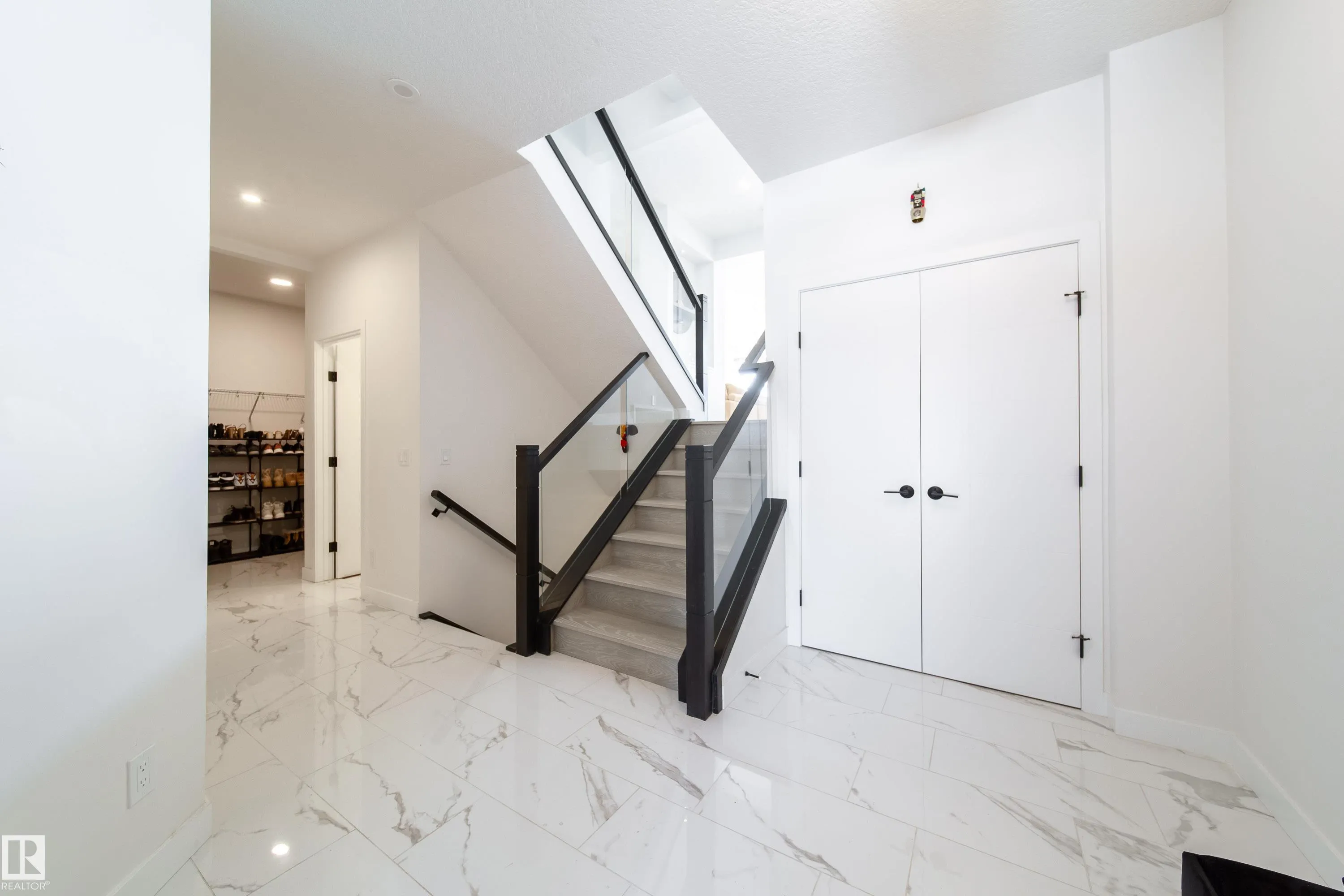 19 STURTZ Place