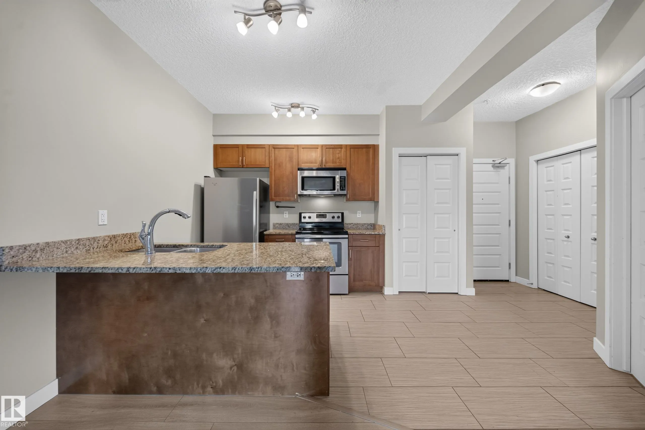 1238 WINDERMERE Way