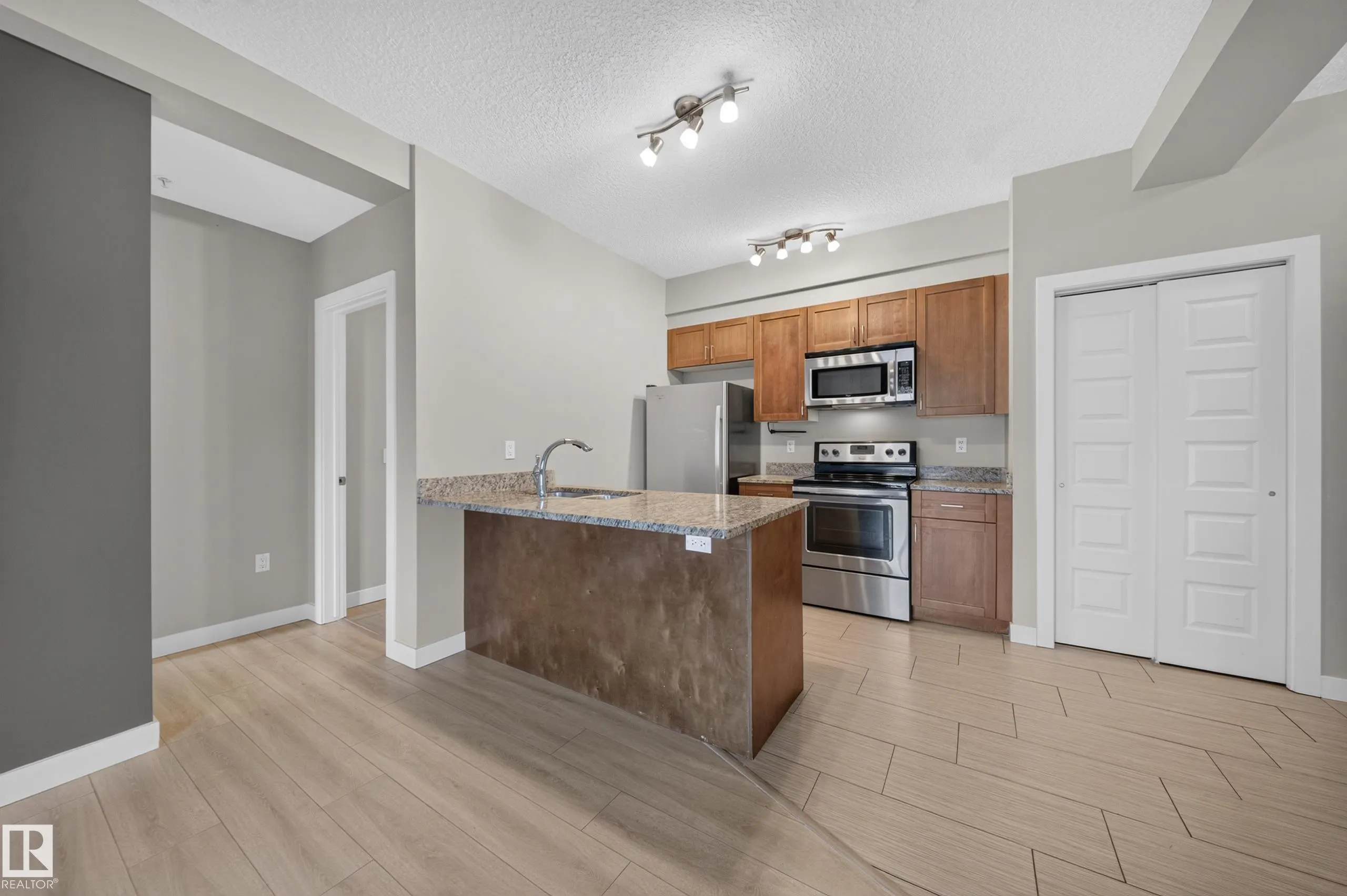 1238 WINDERMERE Way