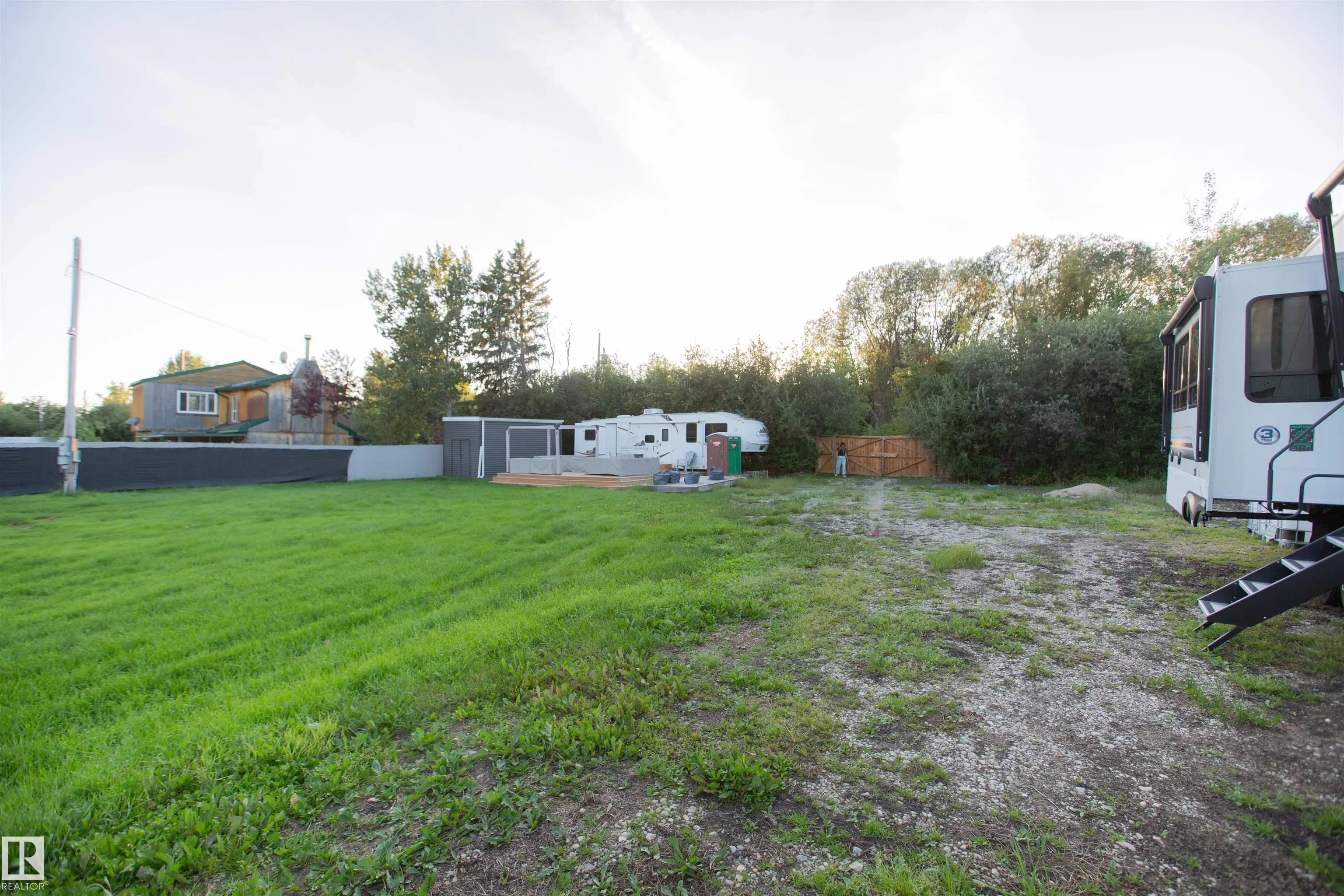 4325 LAKESHORE Road