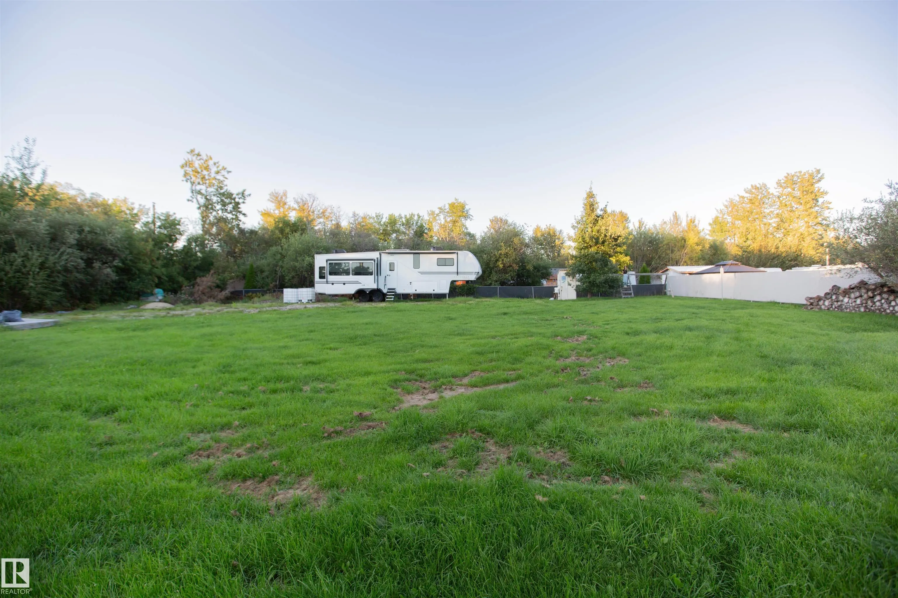 4325 LAKESHORE Road