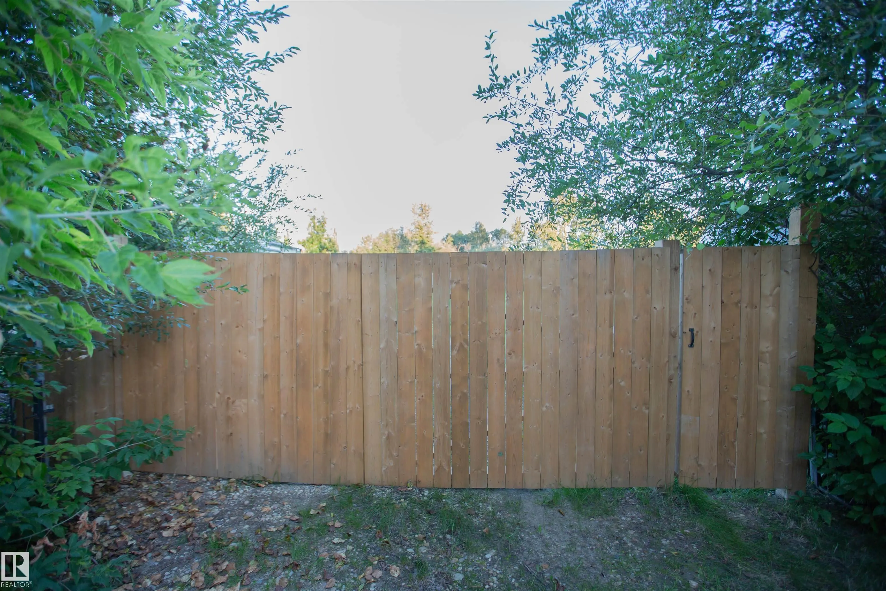 4325 LAKESHORE Road