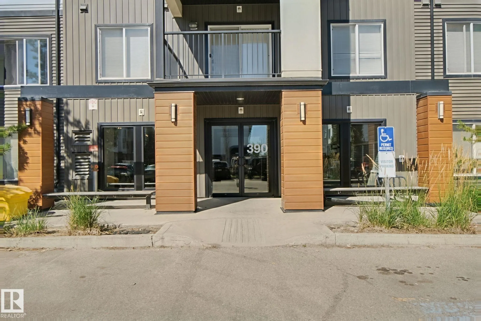 390 Windermere RD