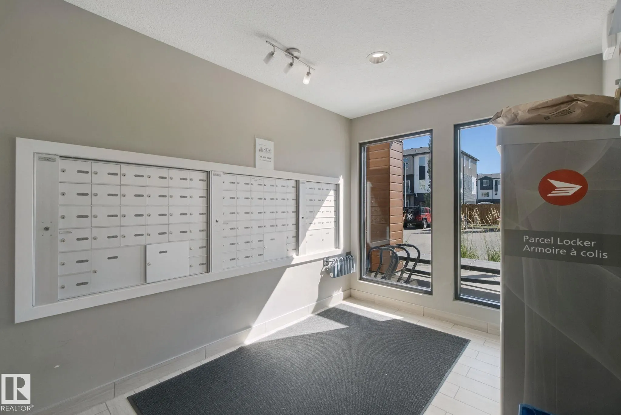 390 Windermere RD