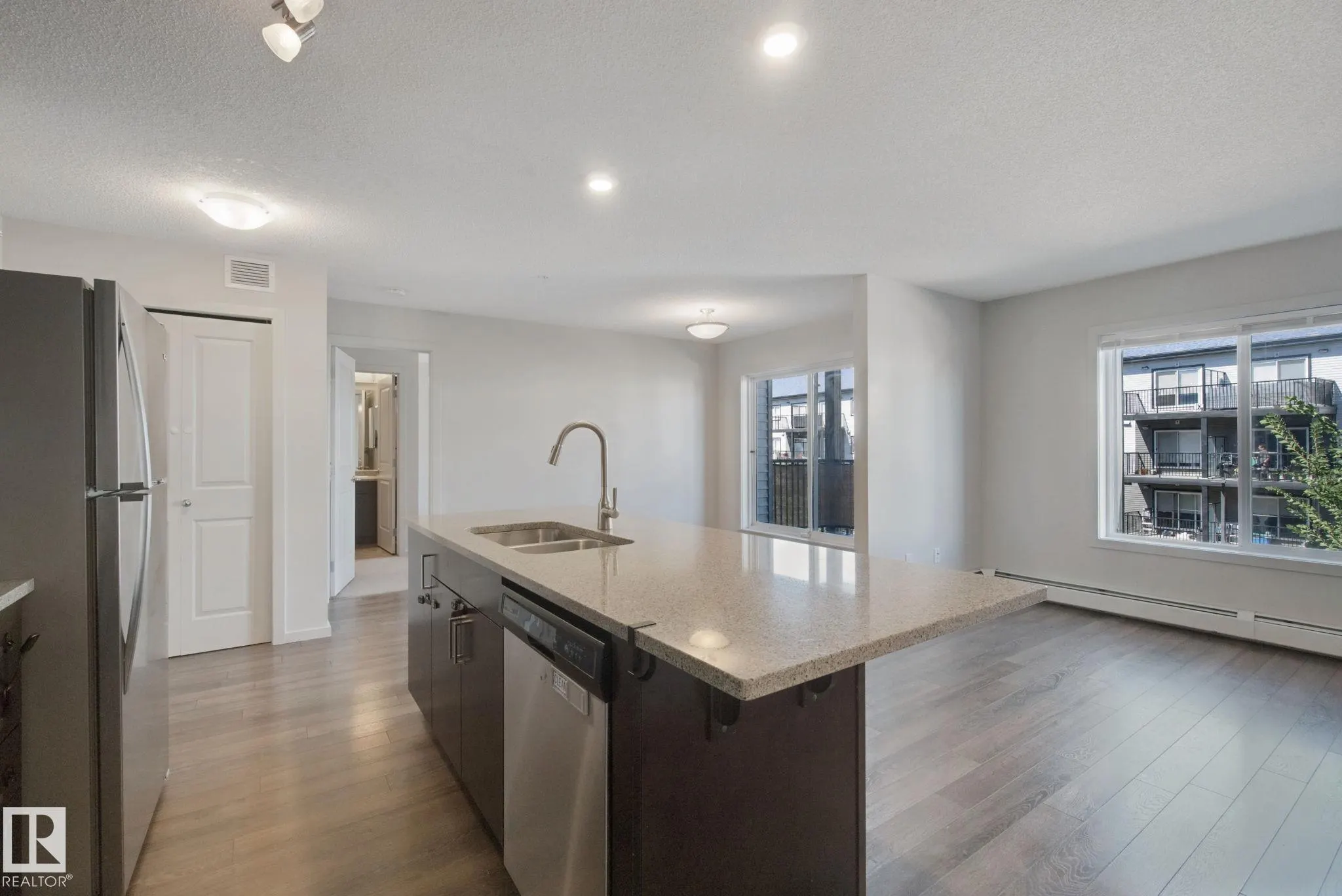 390 Windermere RD