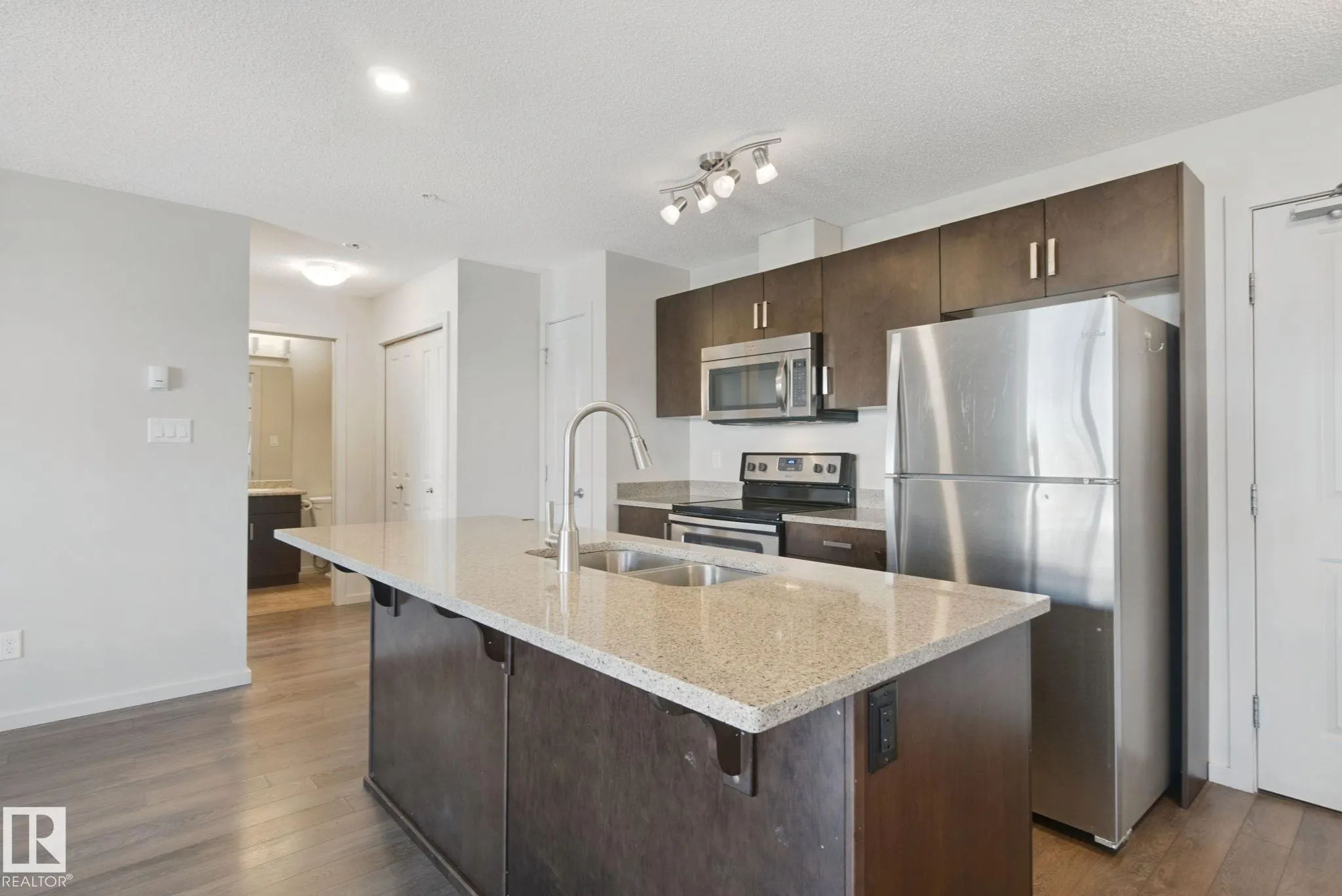 390 Windermere RD
