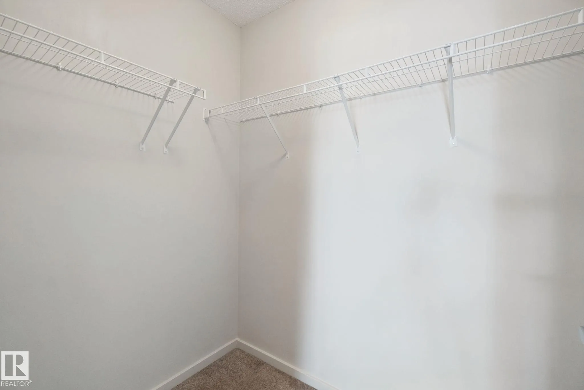 390 Windermere RD