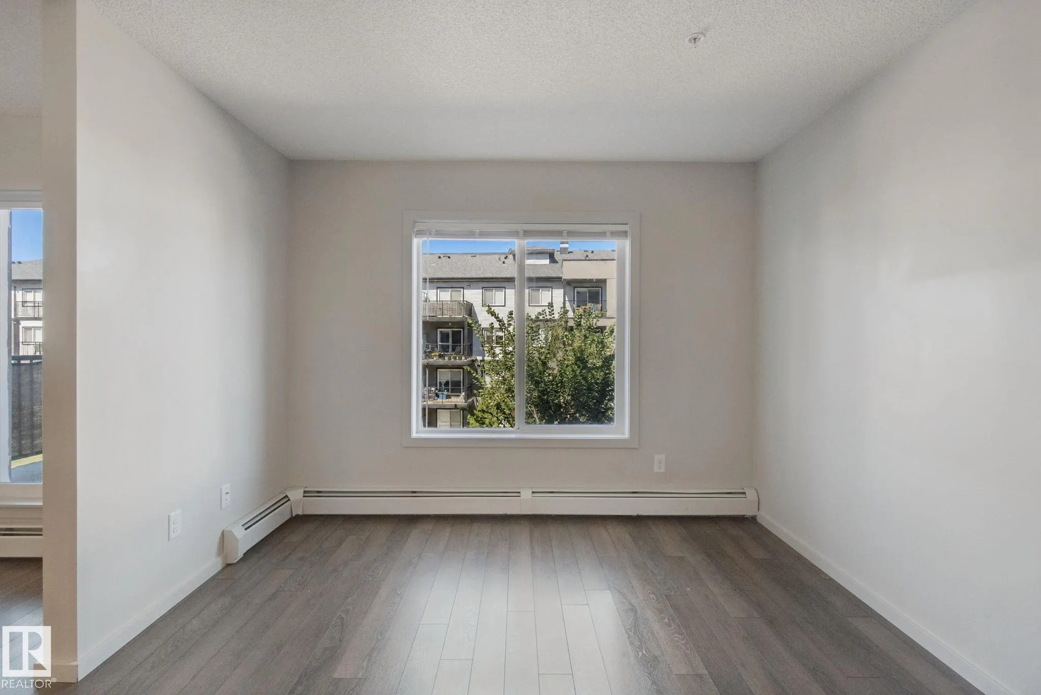 390 Windermere RD