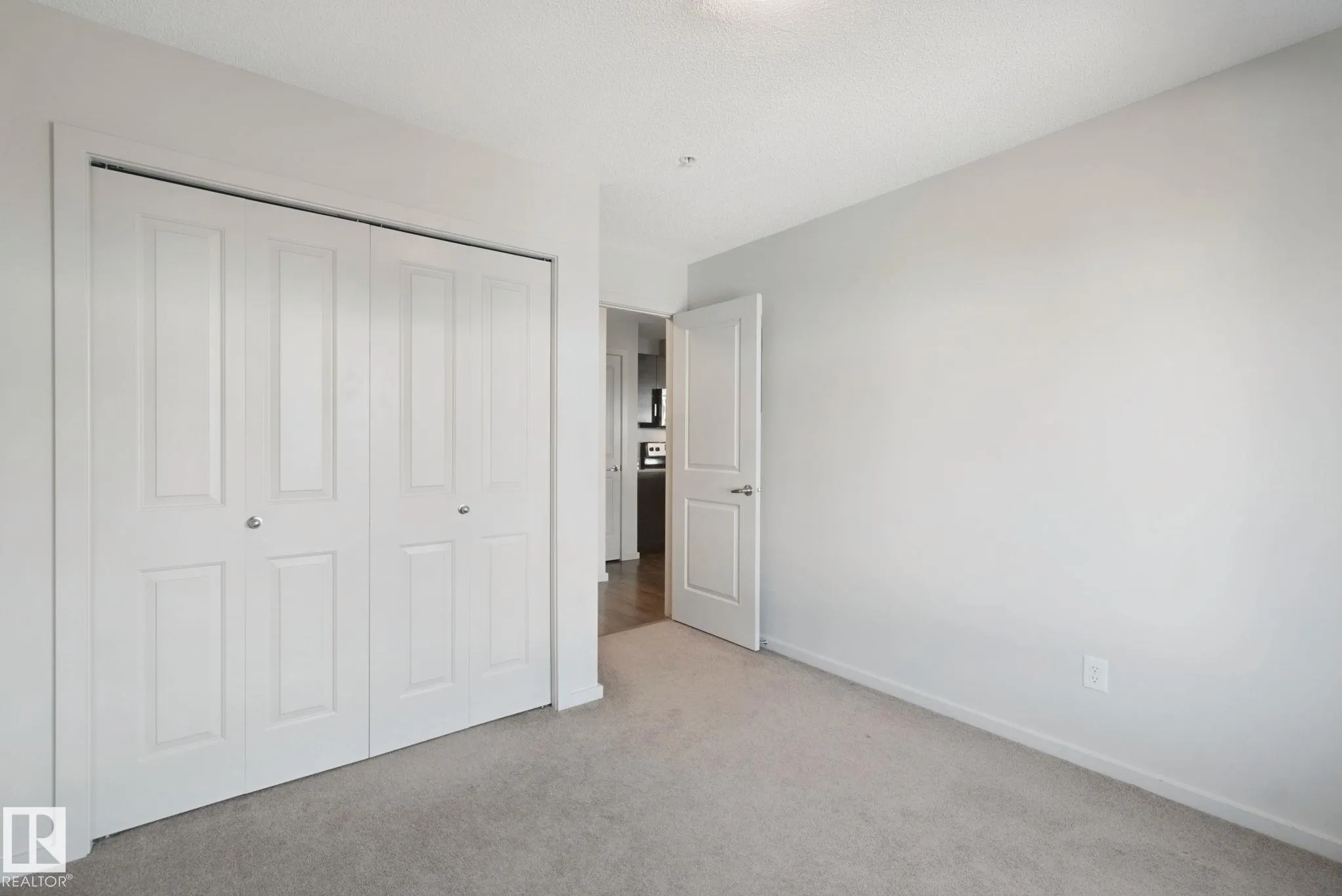 390 Windermere RD