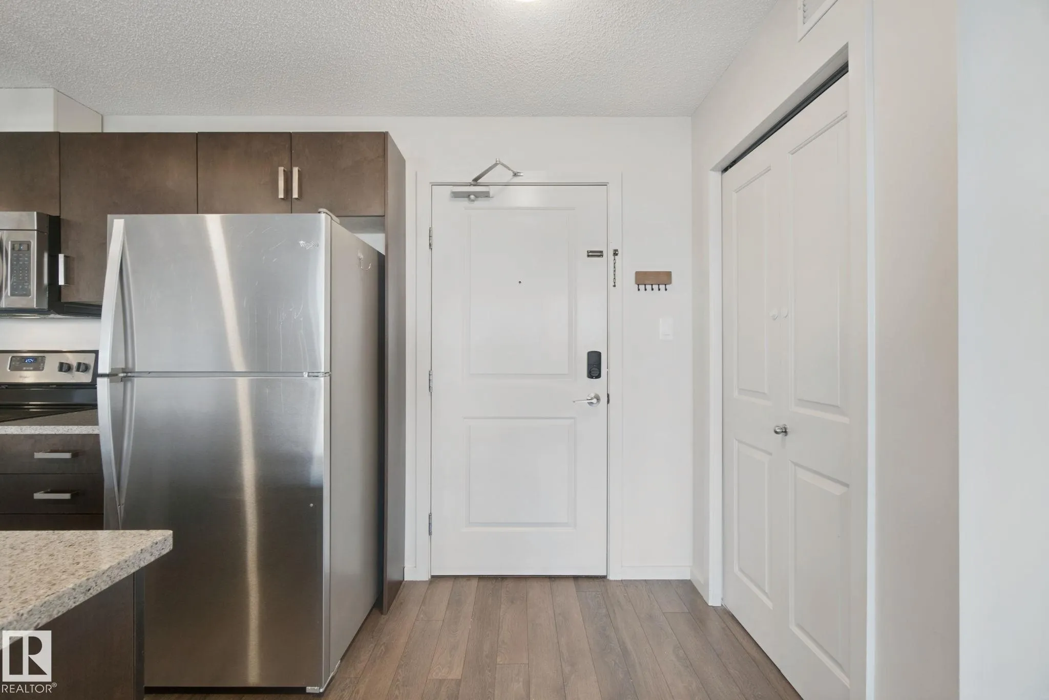 390 Windermere RD