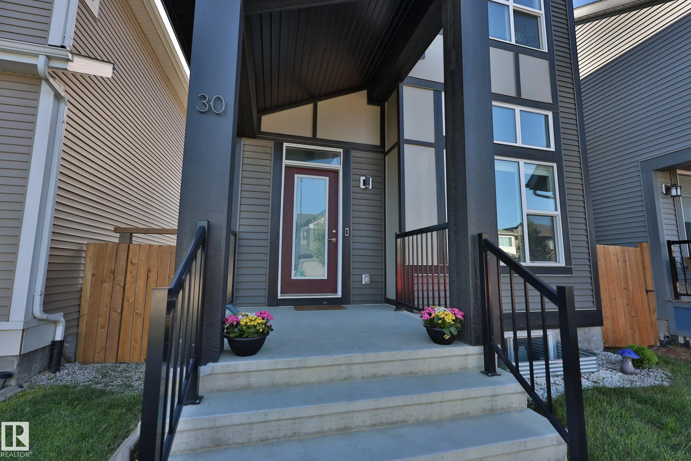 30 NETTLE Crescent