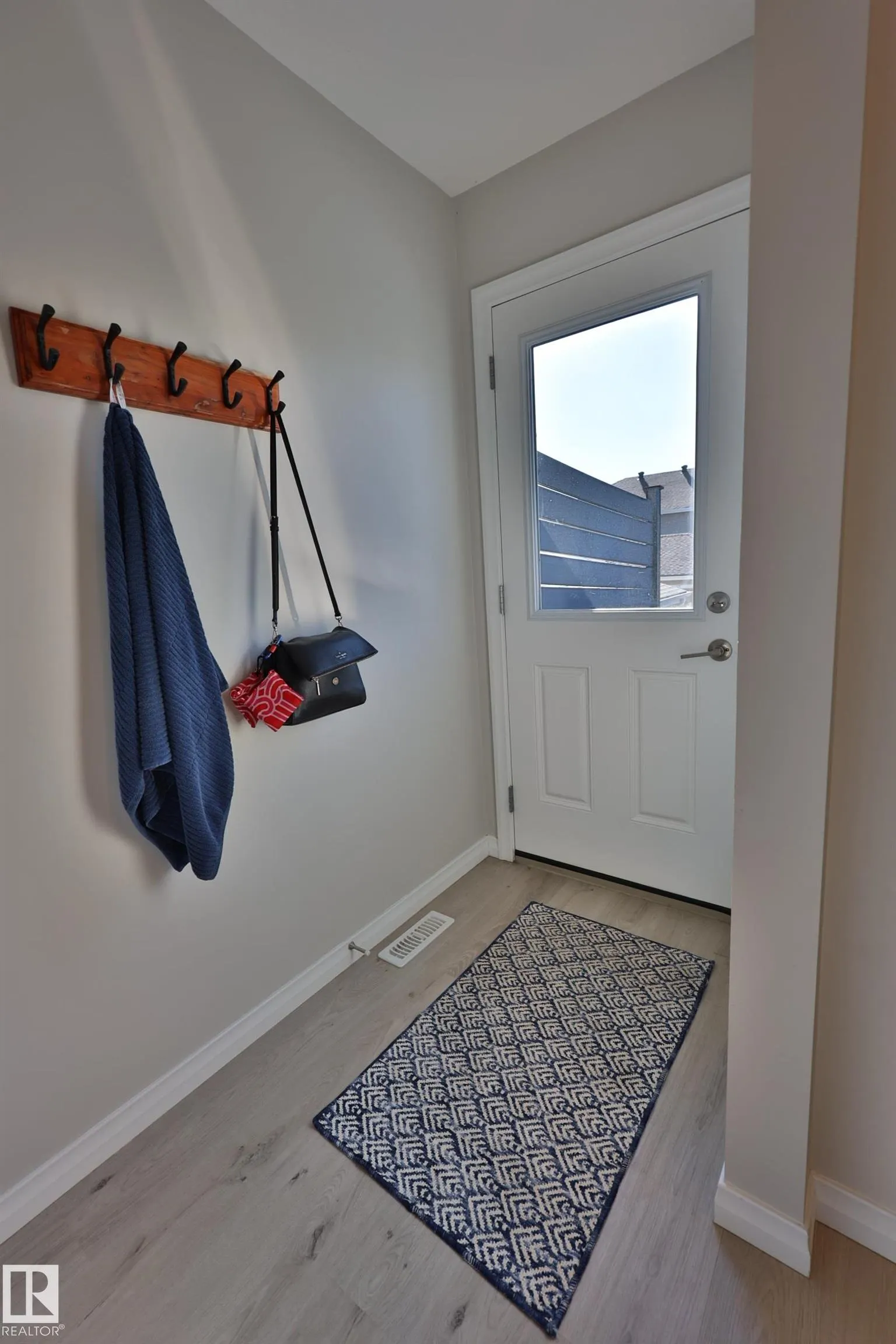 30 NETTLE Crescent