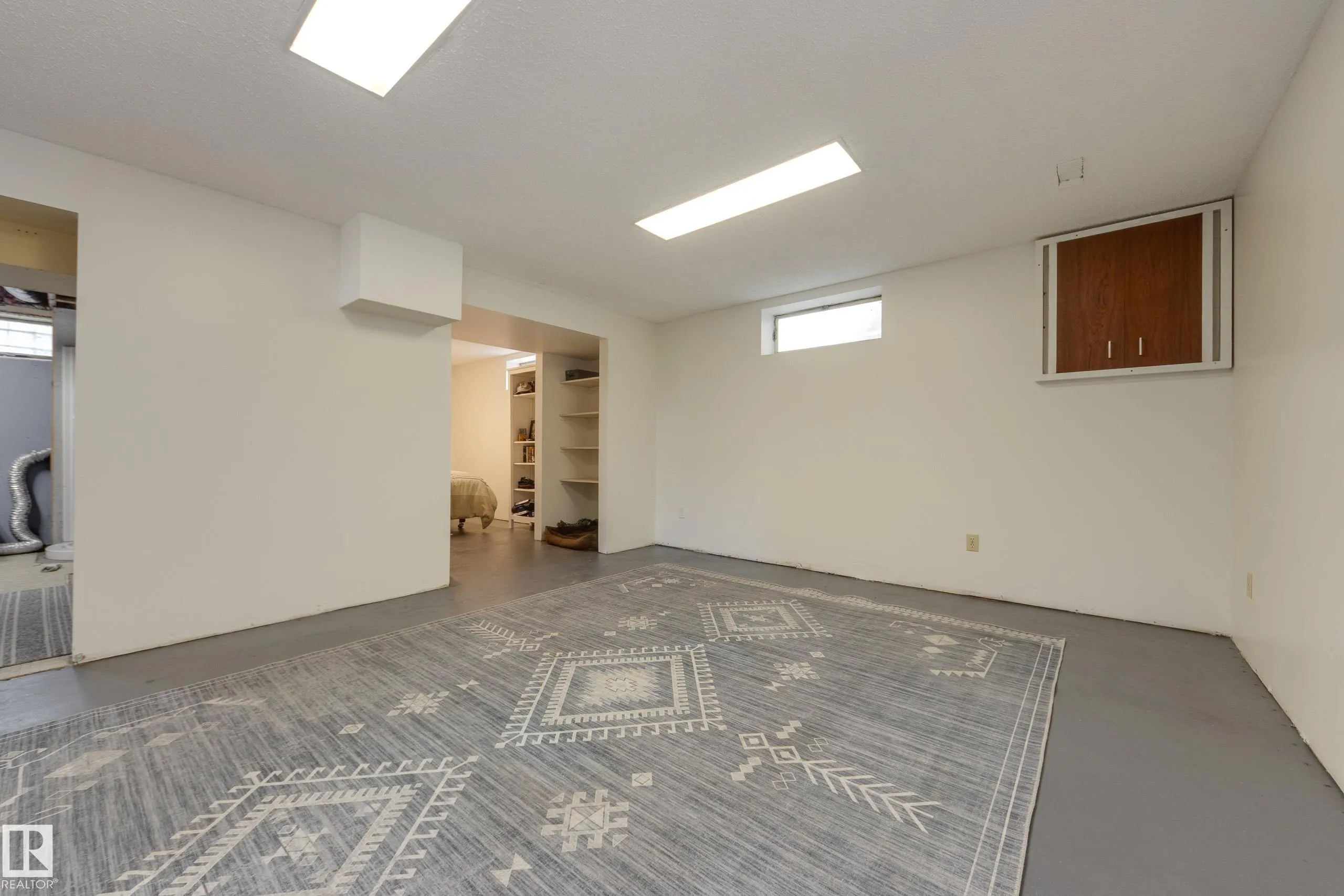 77 BEACON Crescent