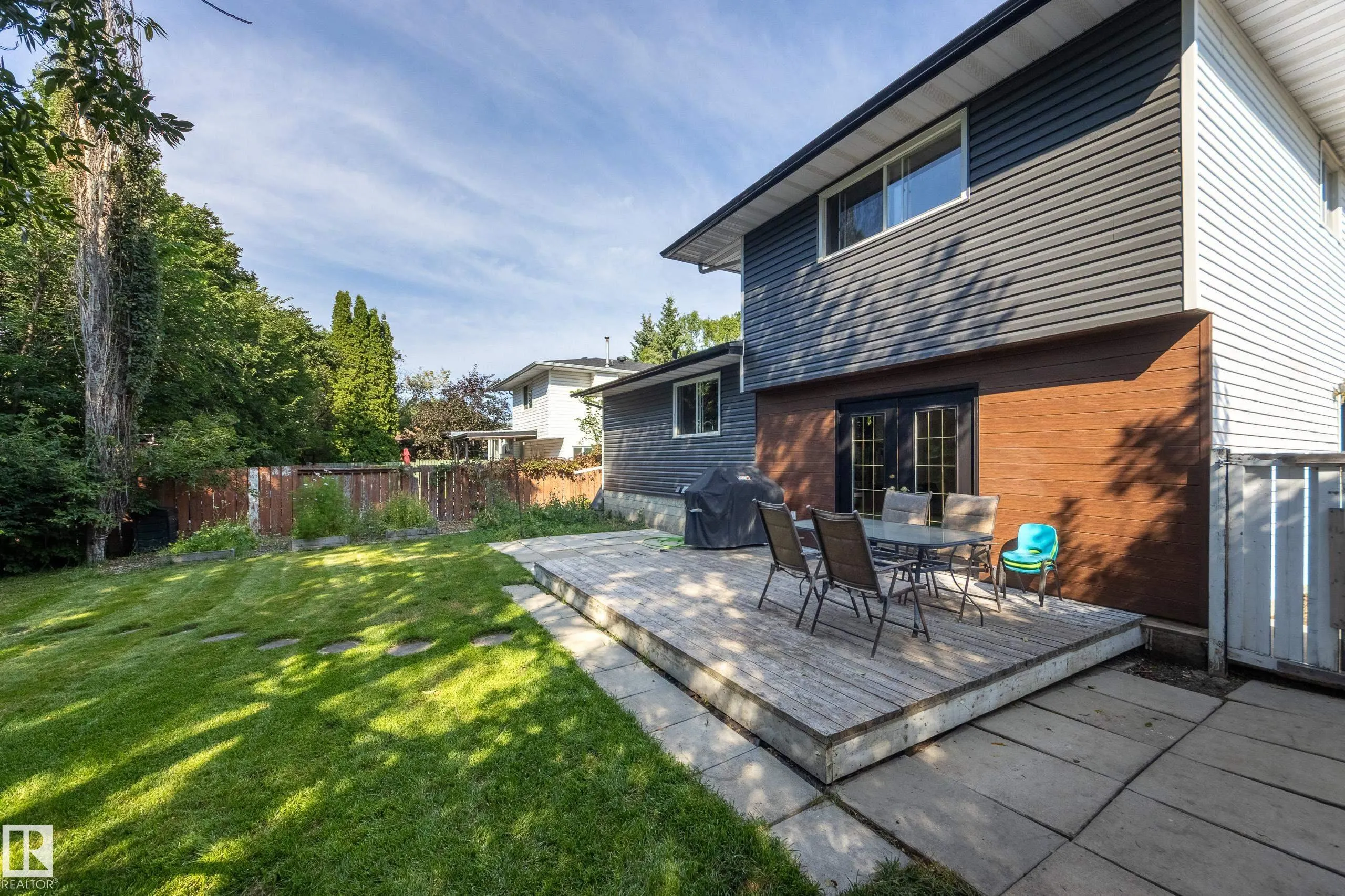 77 BEACON Crescent