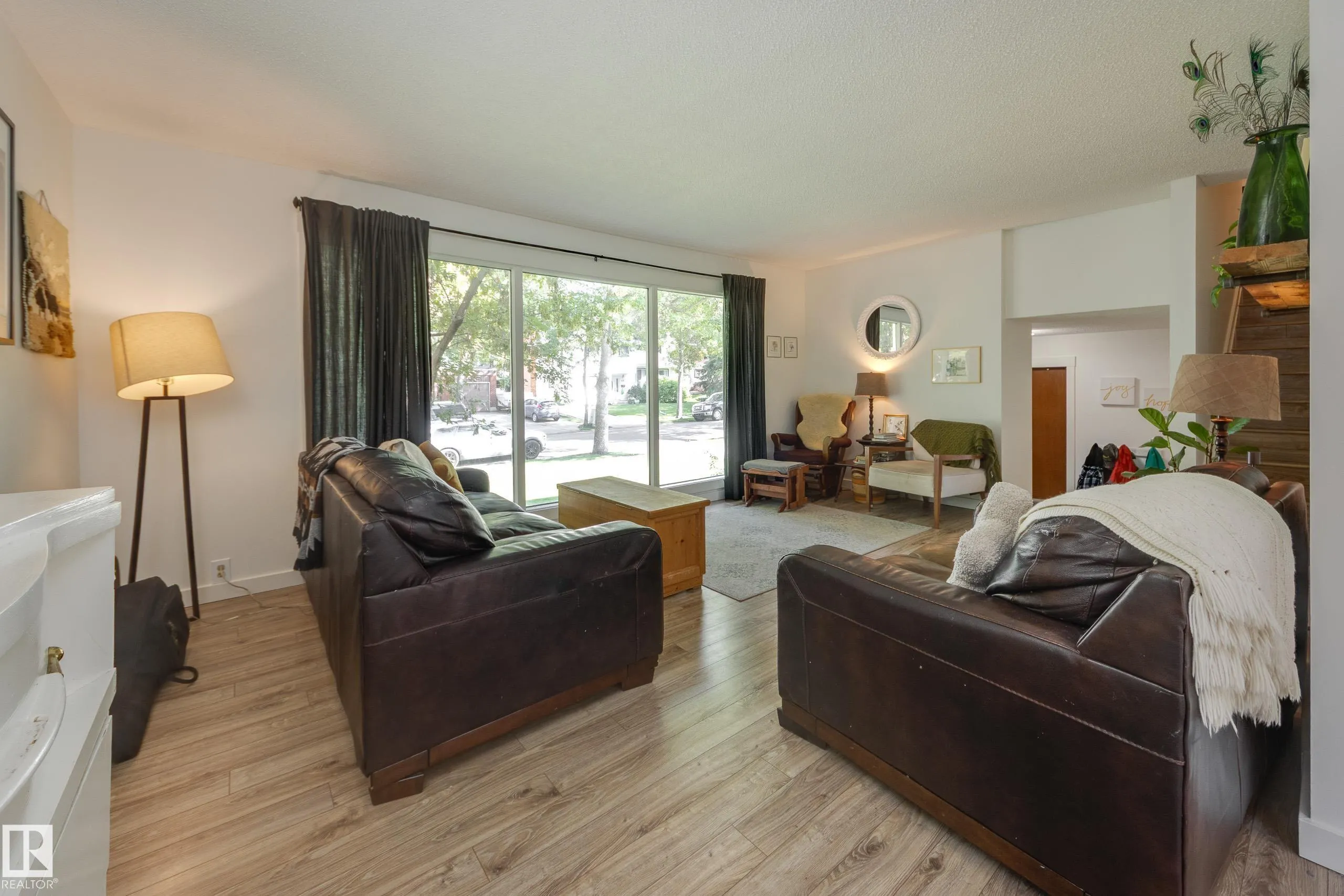77 BEACON Crescent