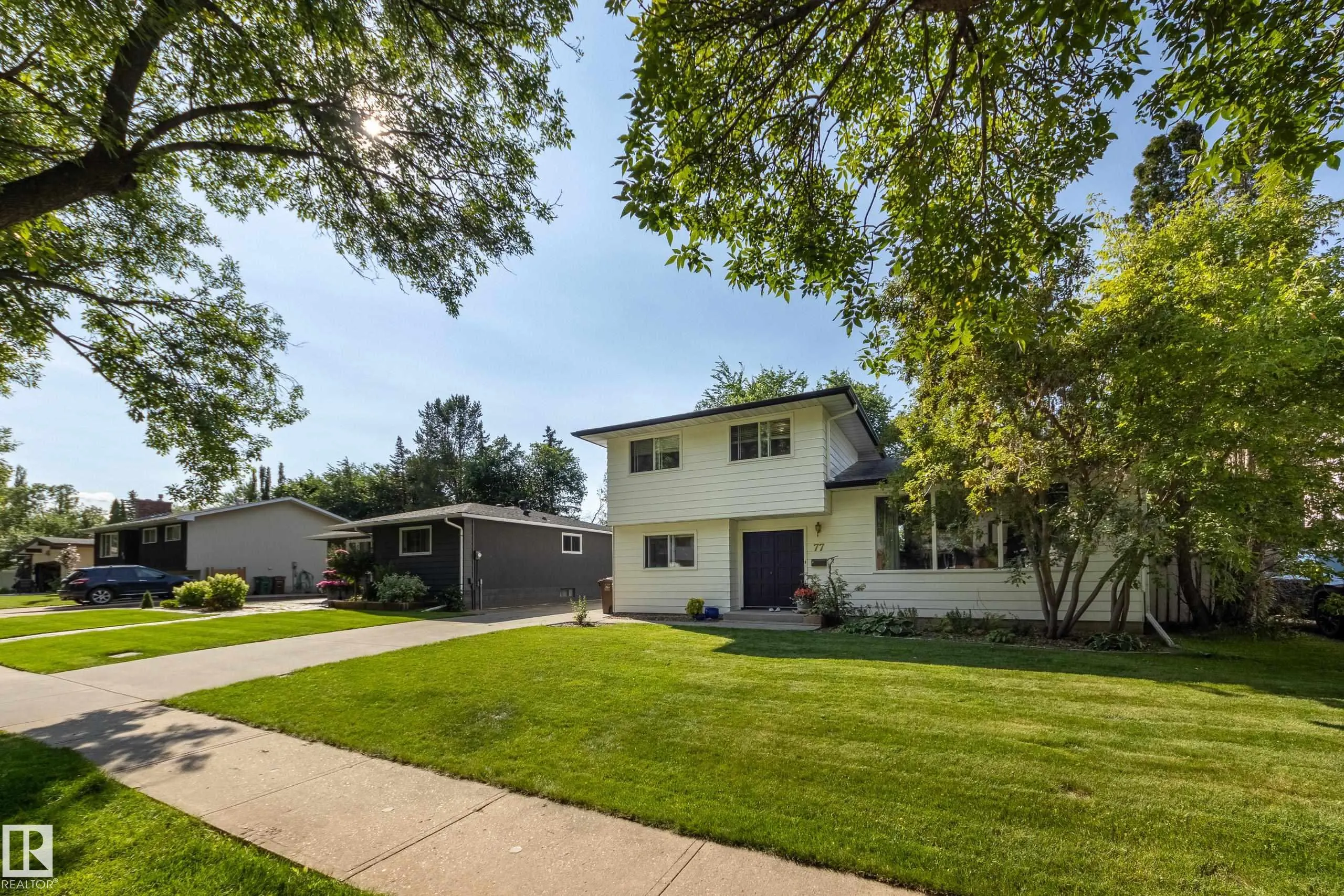 77 BEACON Crescent