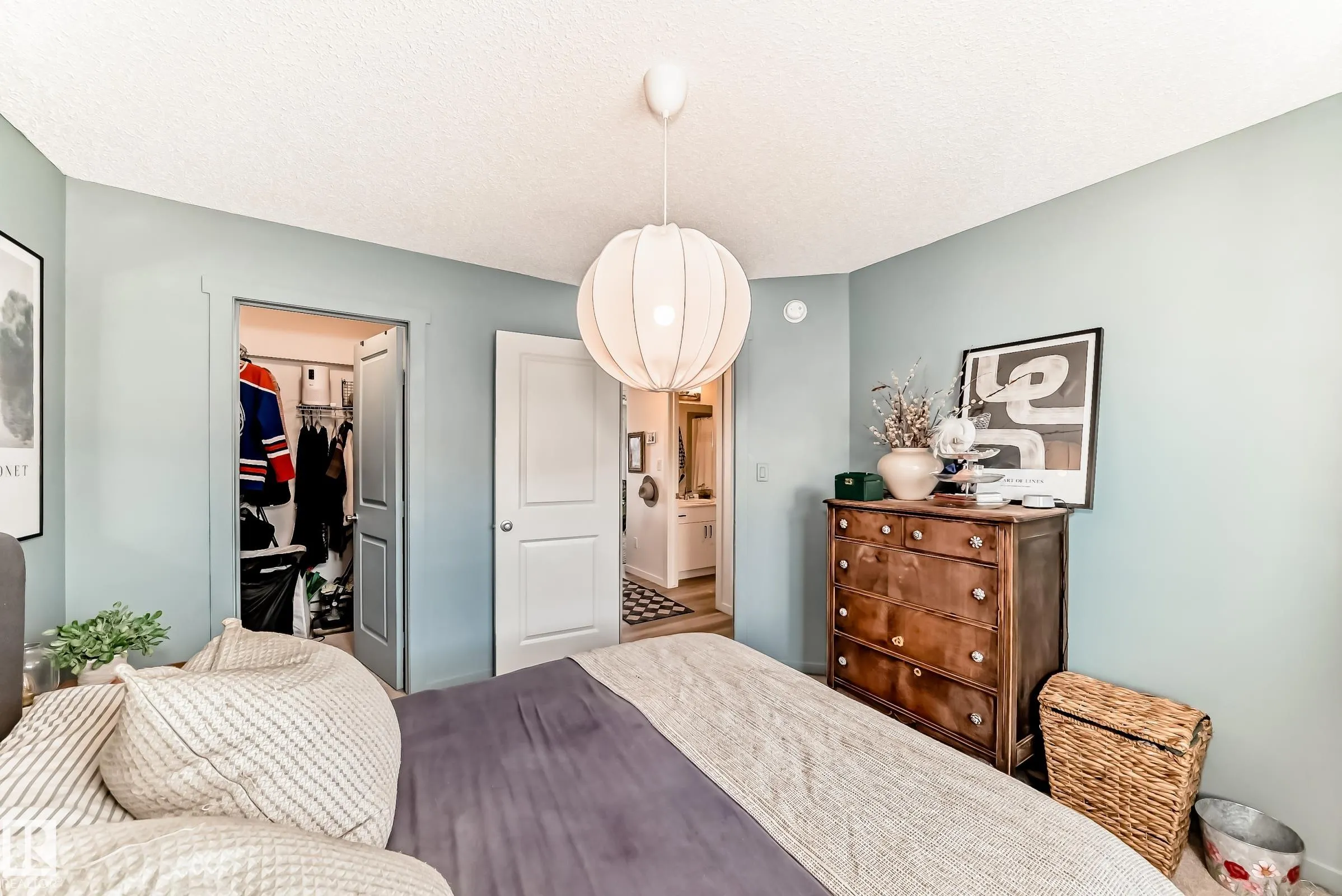 1203 163 Street