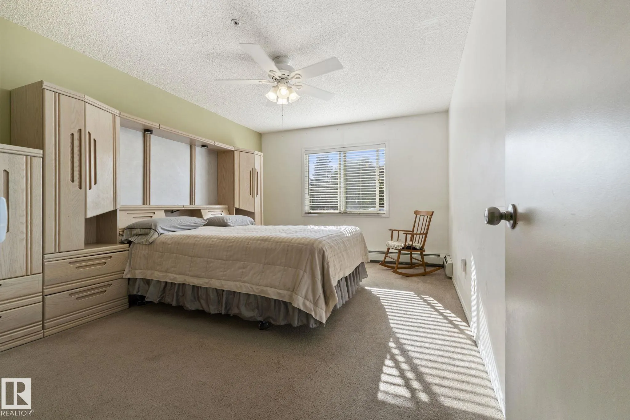70 WOODSMERE Close