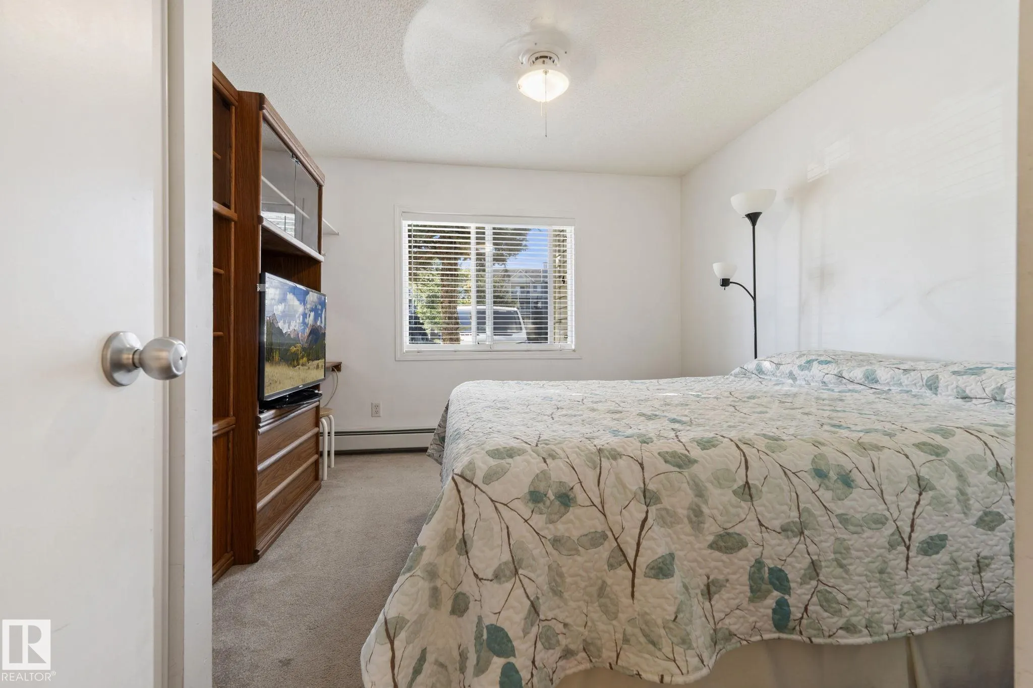 70 WOODSMERE Close