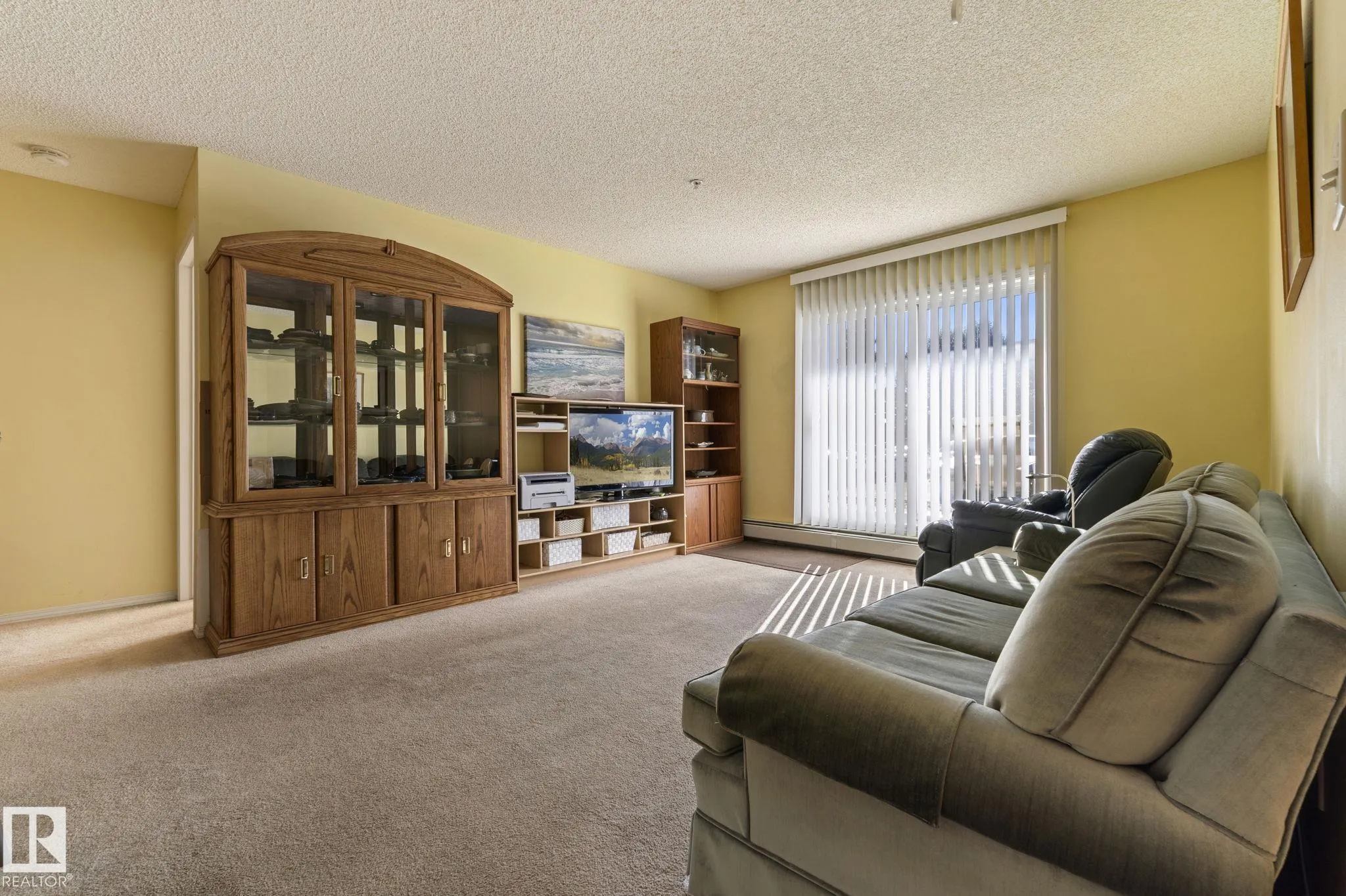 70 WOODSMERE Close