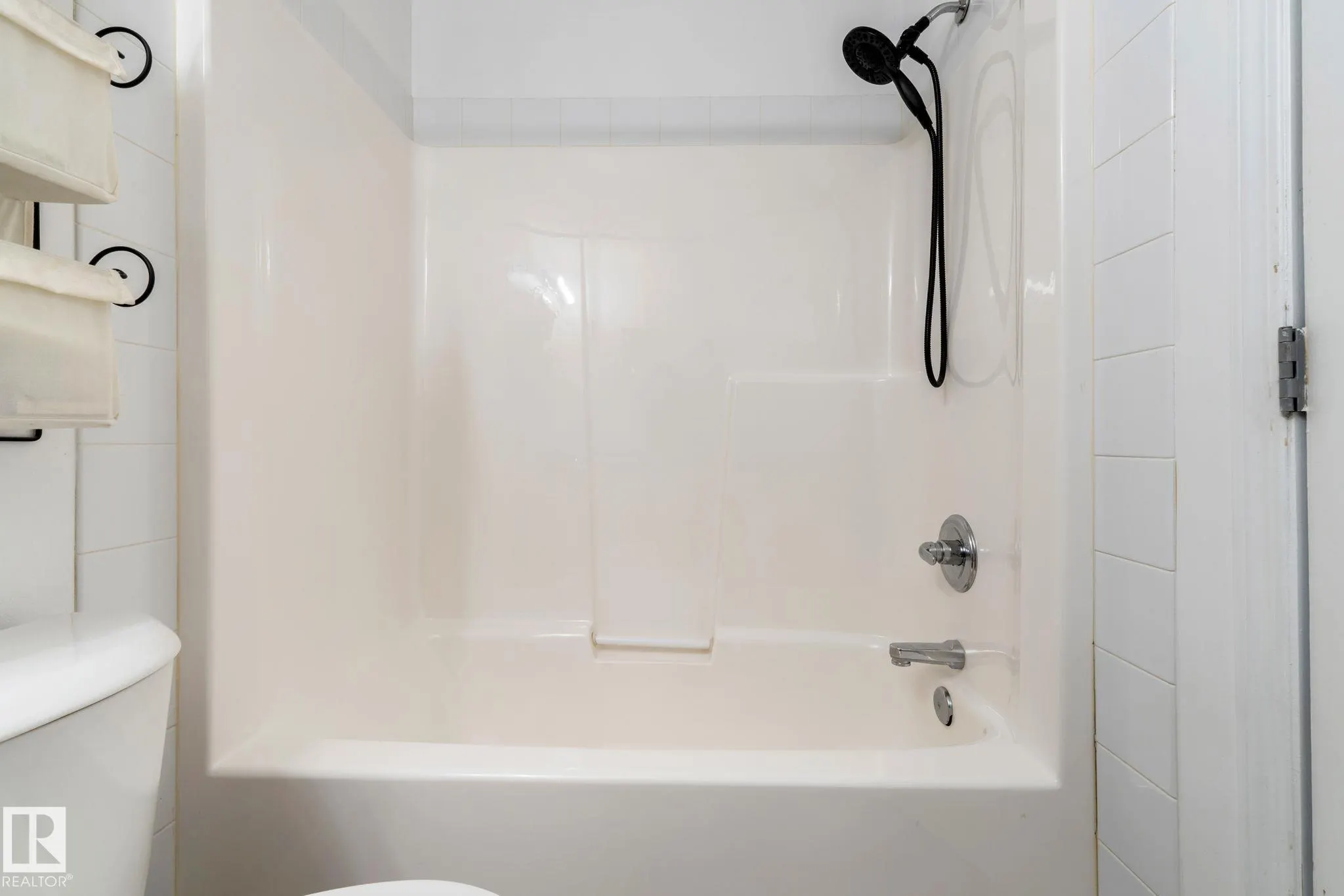 70 WOODSMERE Close