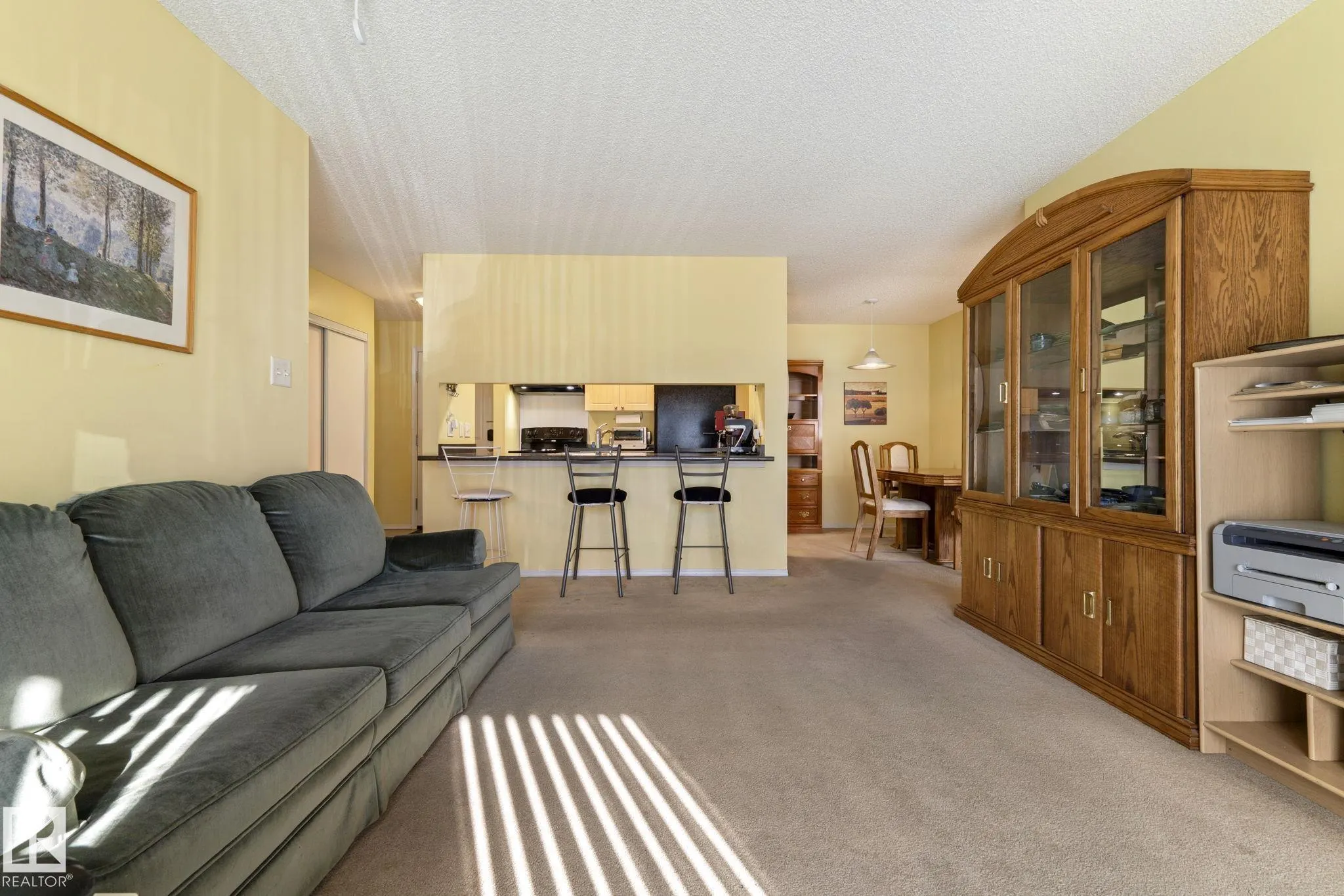 70 WOODSMERE Close